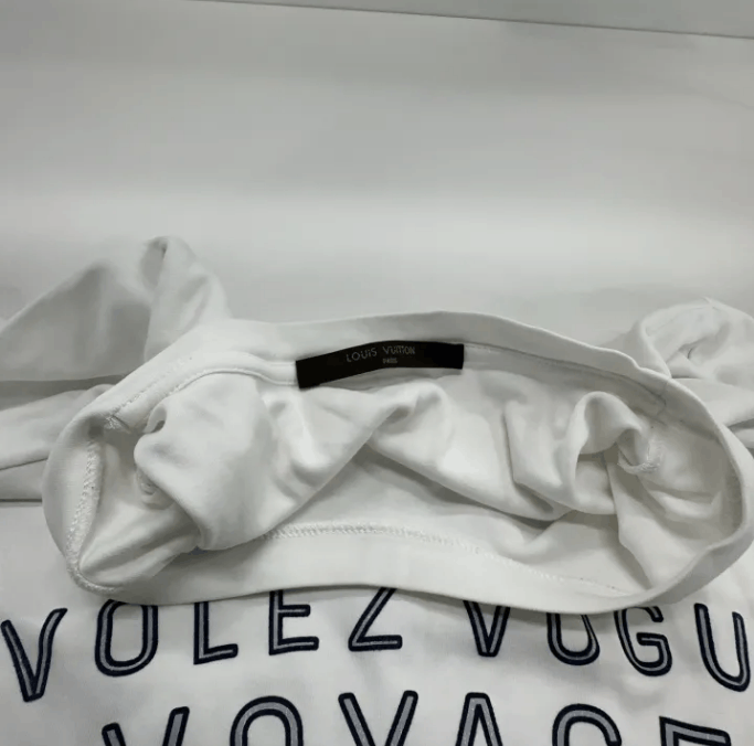 Louis Vuitton Louis Vuitton Long Sleeve T-shirt Size US L / EU 52-54 / 3 - 5 Thumbnail