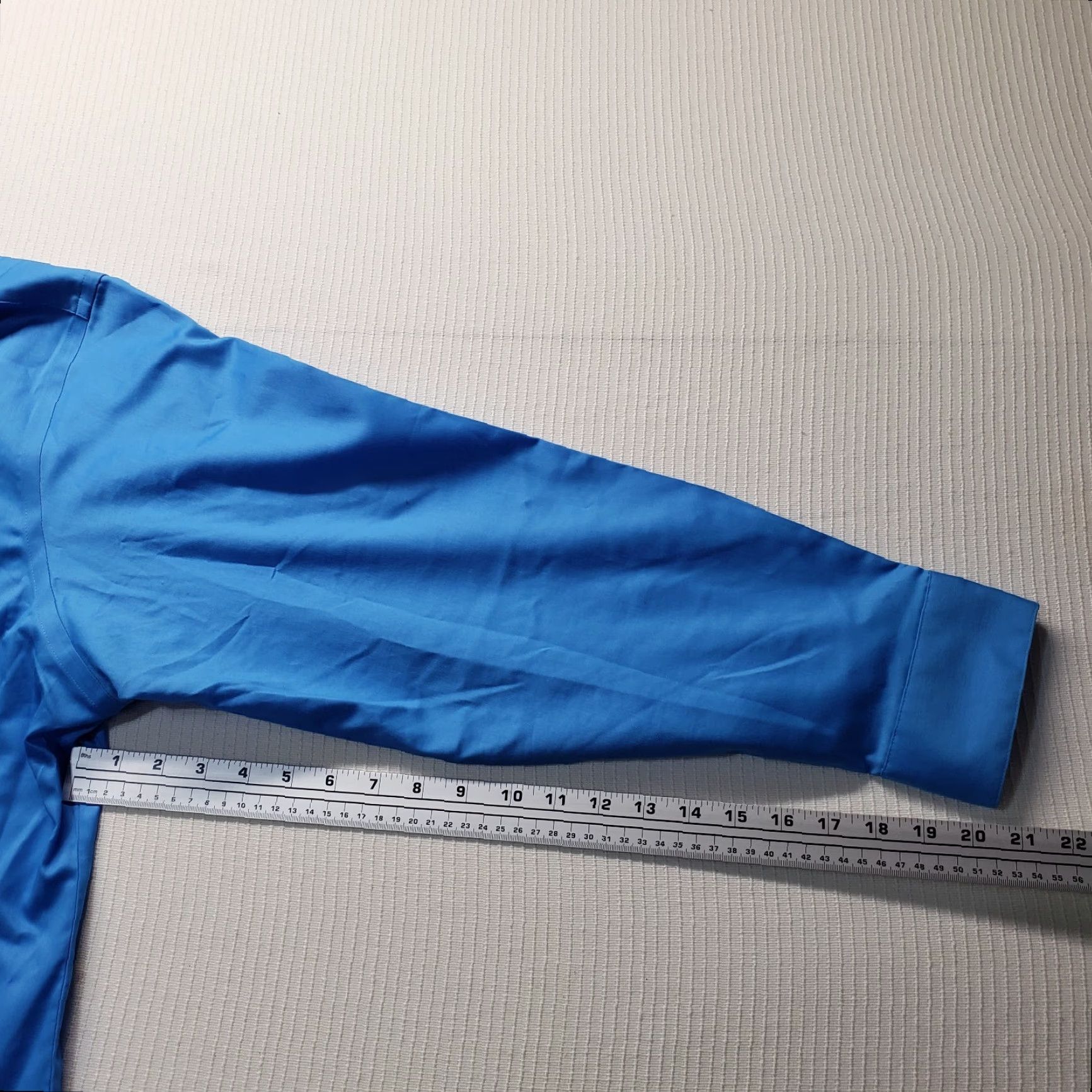 Arrow Arrow Shirt Men Button-Up Solid Blue Long Sleeve 18 34/35 Regular Fit Cotton Blend Polo Collar Button-Front Size US XXL / EU 58 / 5 - 6 Thumbnail