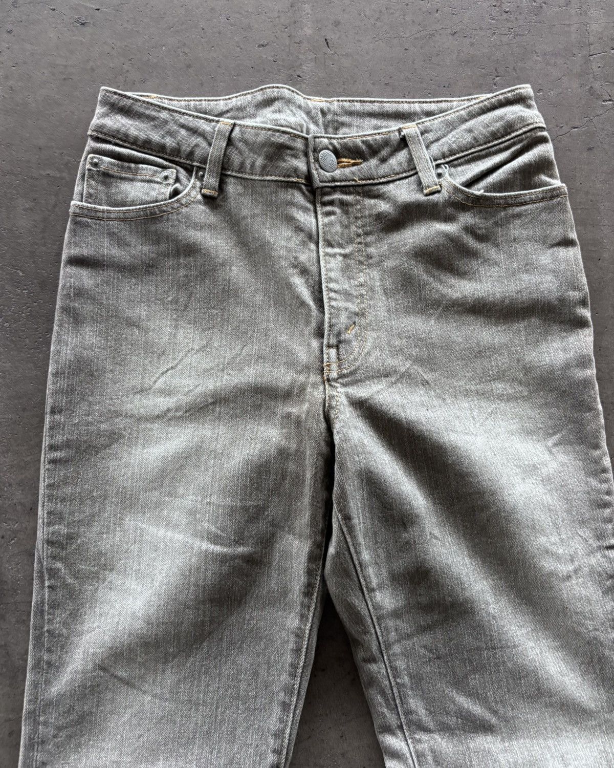 If Six Was Nine × Japanese Brand × KMRii 2000s Georgia Love Mudwash Grey Flared Denim Jeans Size US 29 - 3 Thumbnail