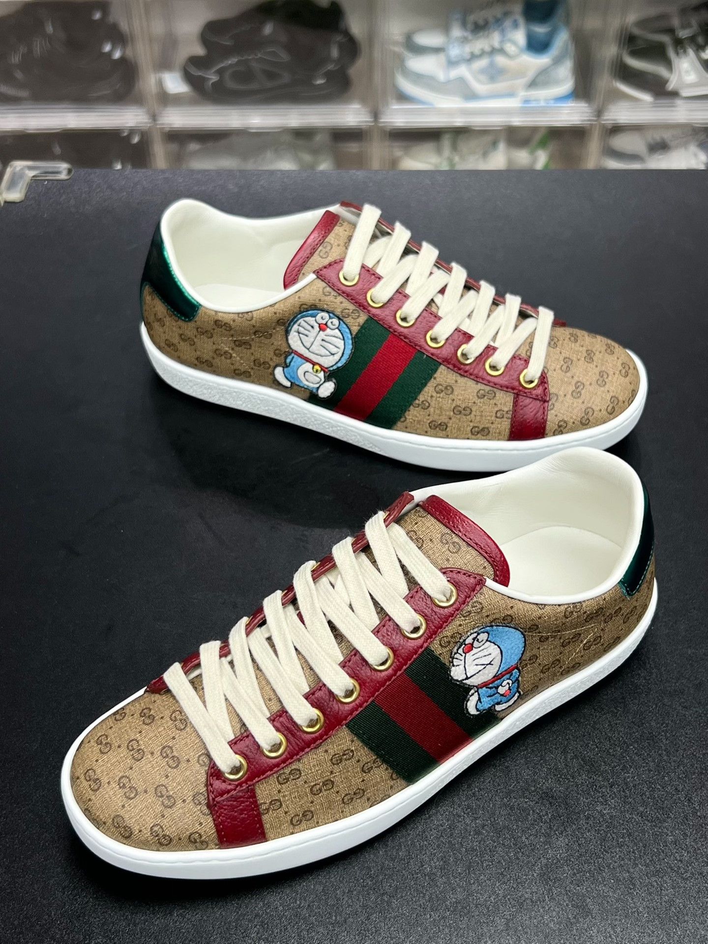 Gucci Gucci Lowtop Sneakers us_6 Women Size US 6 / IT 36 - 1 Thumbnail