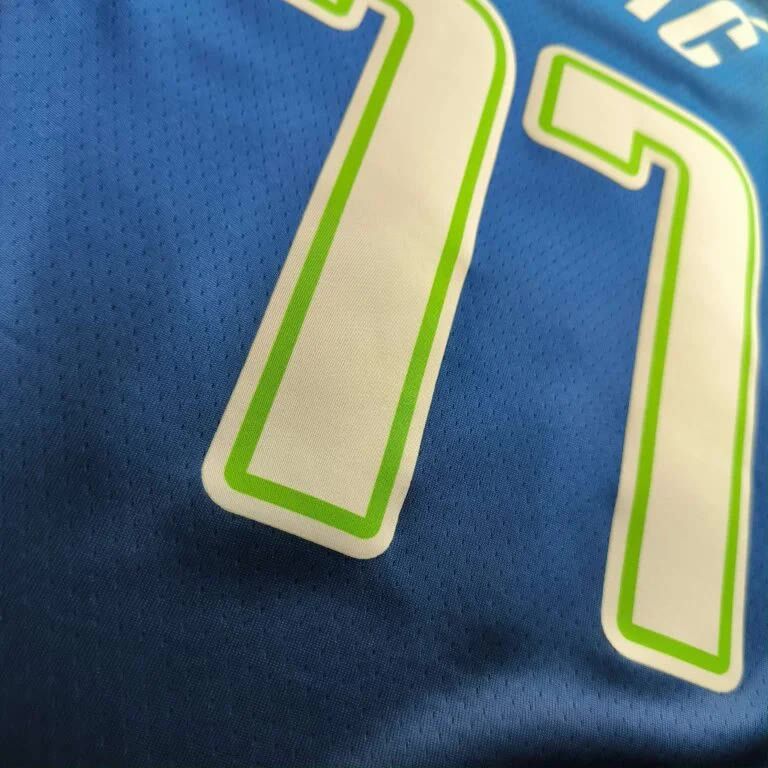 Nike NEW Dallas Mavericks Luka Doncic City Edition NBA jersey M Size US M / EU 48-50 / 2 - 11 Thumbnail