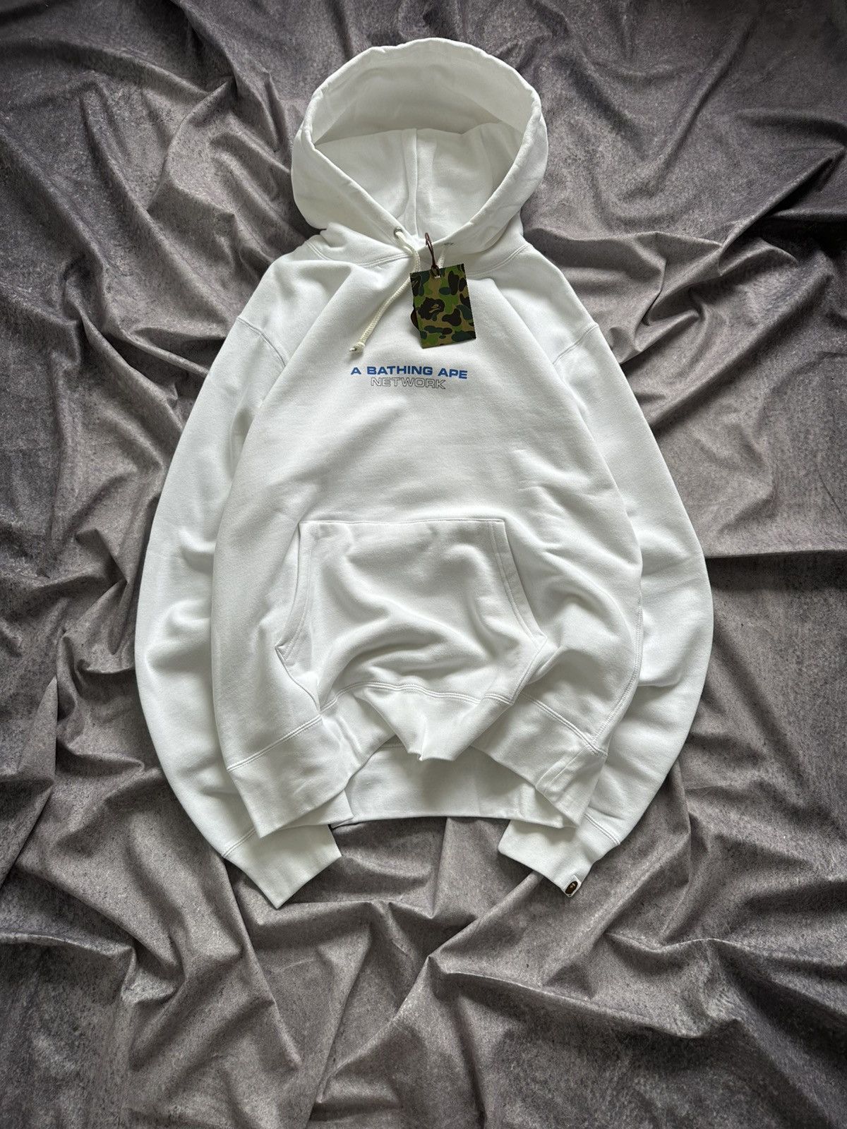 Bape NWT Bape A Bathing Ape Network World Gone Mad Hoodie White Size US XL / EU 56 / 4 - 5 Thumbnail