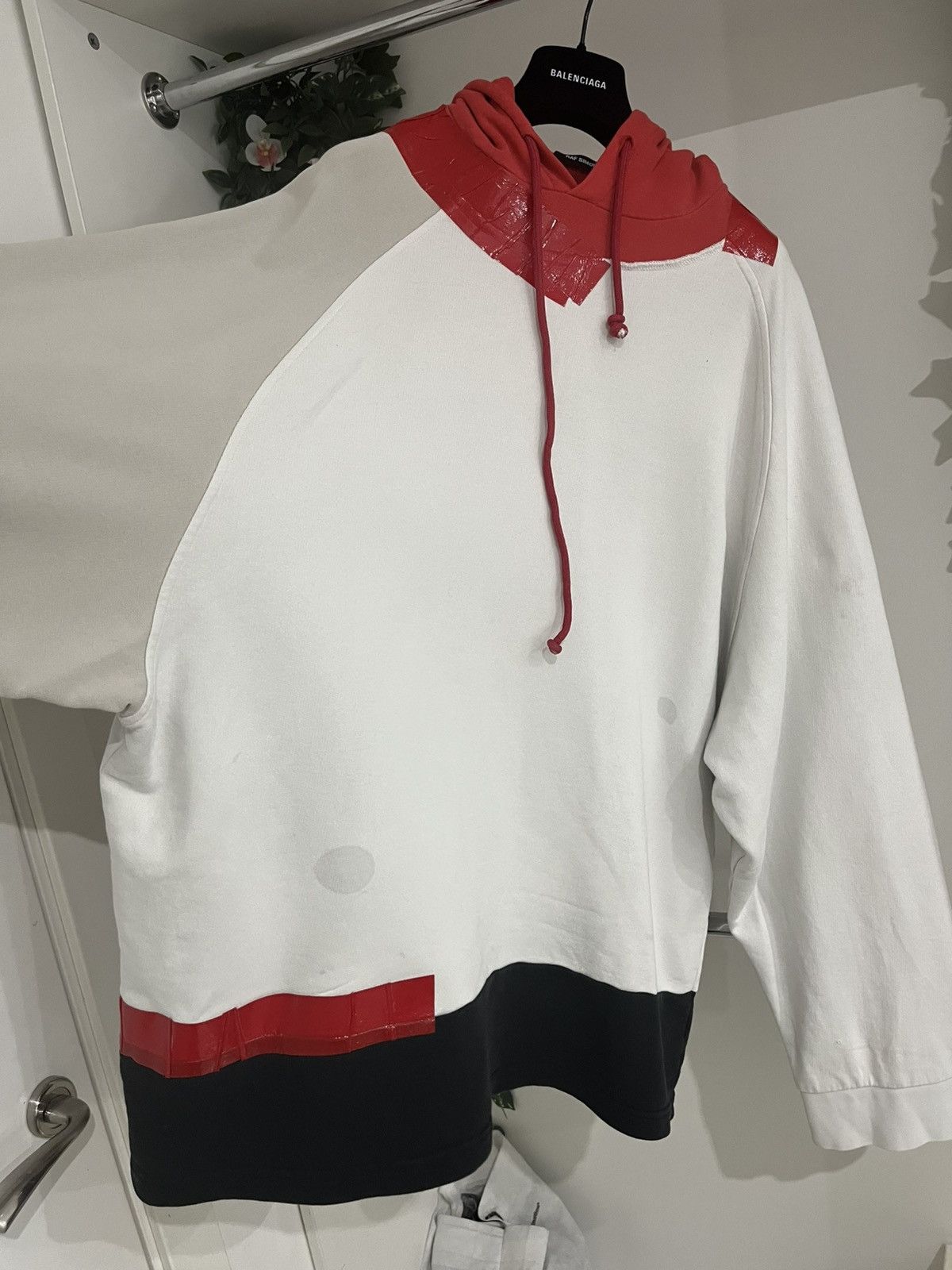 Raf Simons AW2017 Raf Simons Oversized Tape Hoodie Size US XXL / EU 58 / 5 - 7 Thumbnail