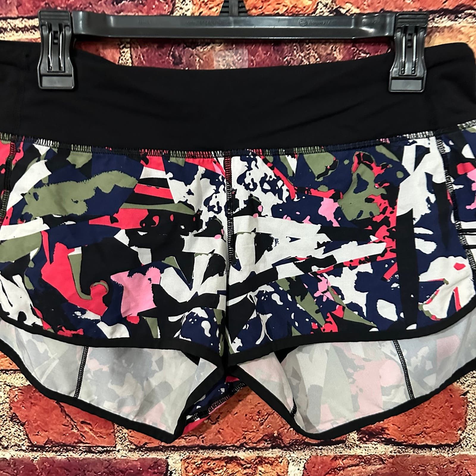 Lululemon lululemon shorts size 6 Size 28" / US 6 / IT 42 - 2 Thumbnail