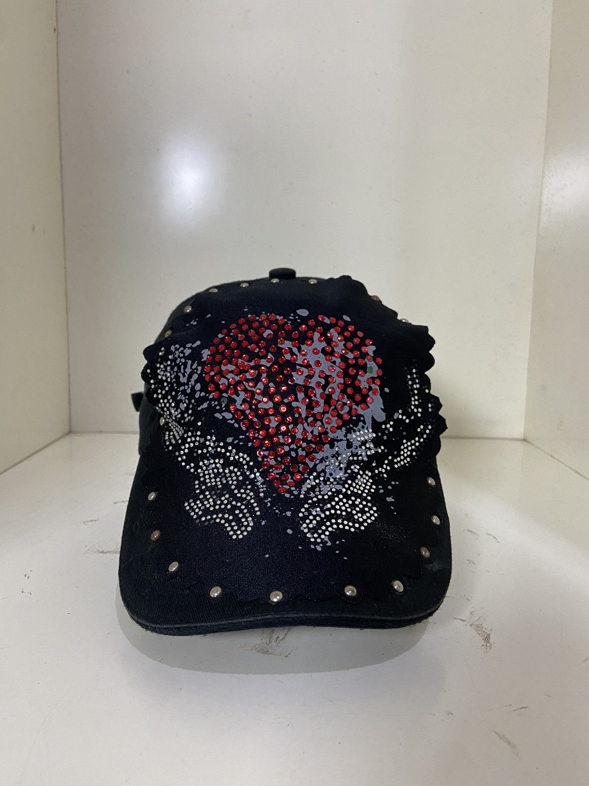If Six Was Nine 2000s Y2K heart studded zircon hat Size ONE SIZE - 1 Thumbnail