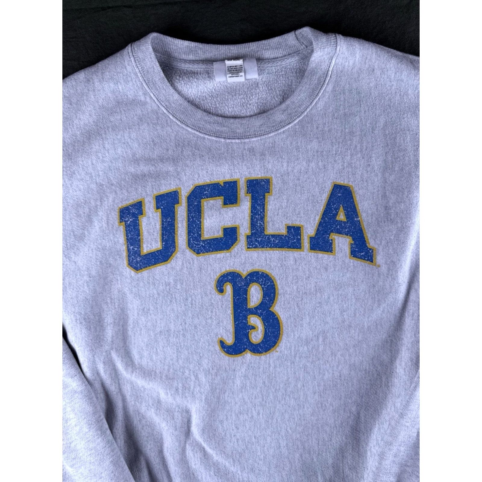 Champion Champion UCLA Bruins Reverse Weave Crewneck Sweatshirt Gray Large Men's Size US L / EU 52-54 / 3 - 4 Thumbnail