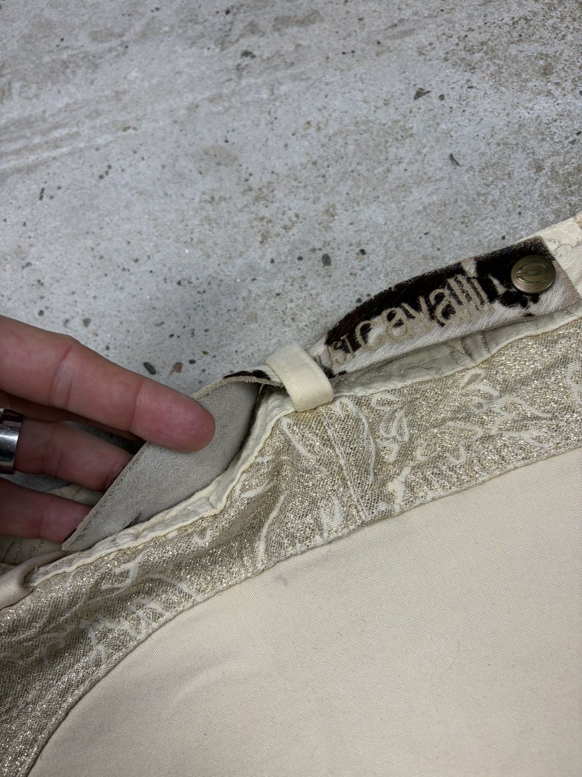 Just Cavalli 2000s Just Cavalli Roberto Beige Gold Mini Skirt Cow Belt Size 32" / US 10 / IT 46 - 13 Thumbnail