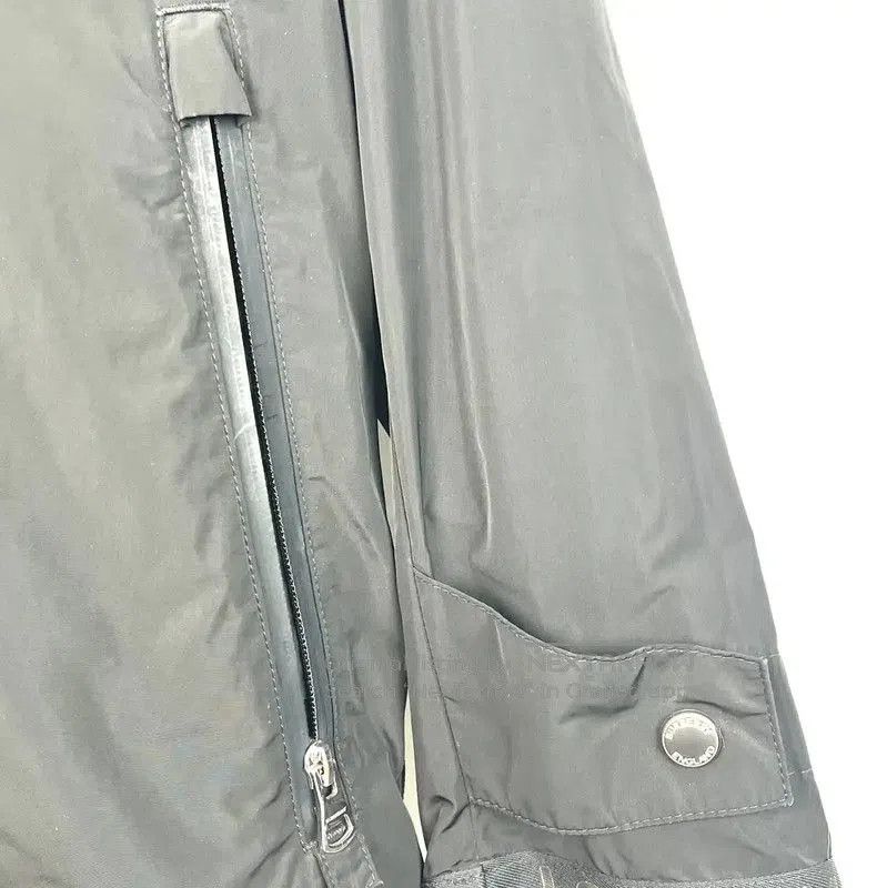 Burberry Burberry Black Lightweight Jacket for Women. Size S / US 4 / IT 40 - 4 Thumbnail