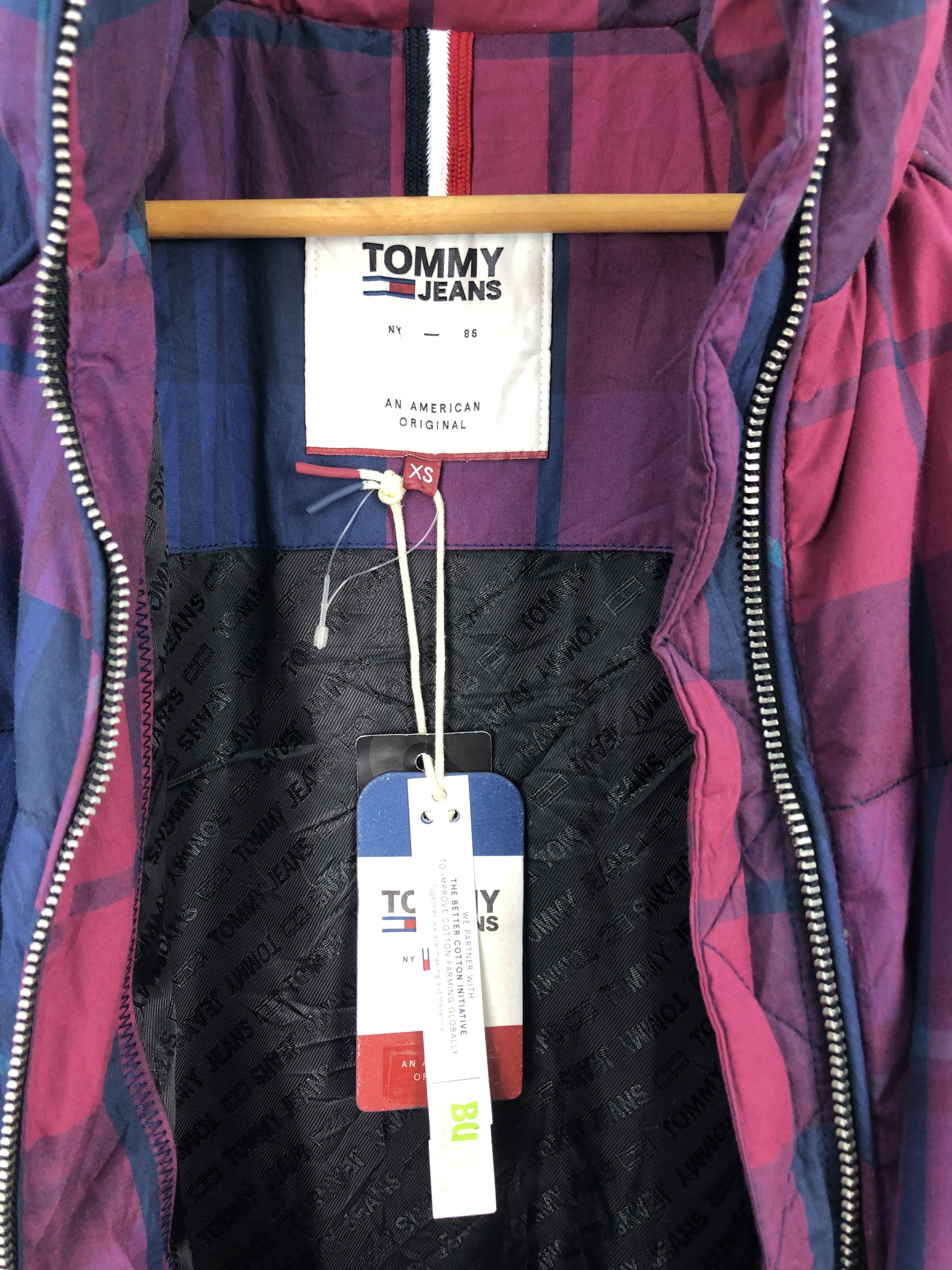 Tommy Hilfiger Vintage Tommy Jeans Puffer Down Jacket Multicolour J0107 Size US S / EU 44-46 / 1 - 7 Thumbnail