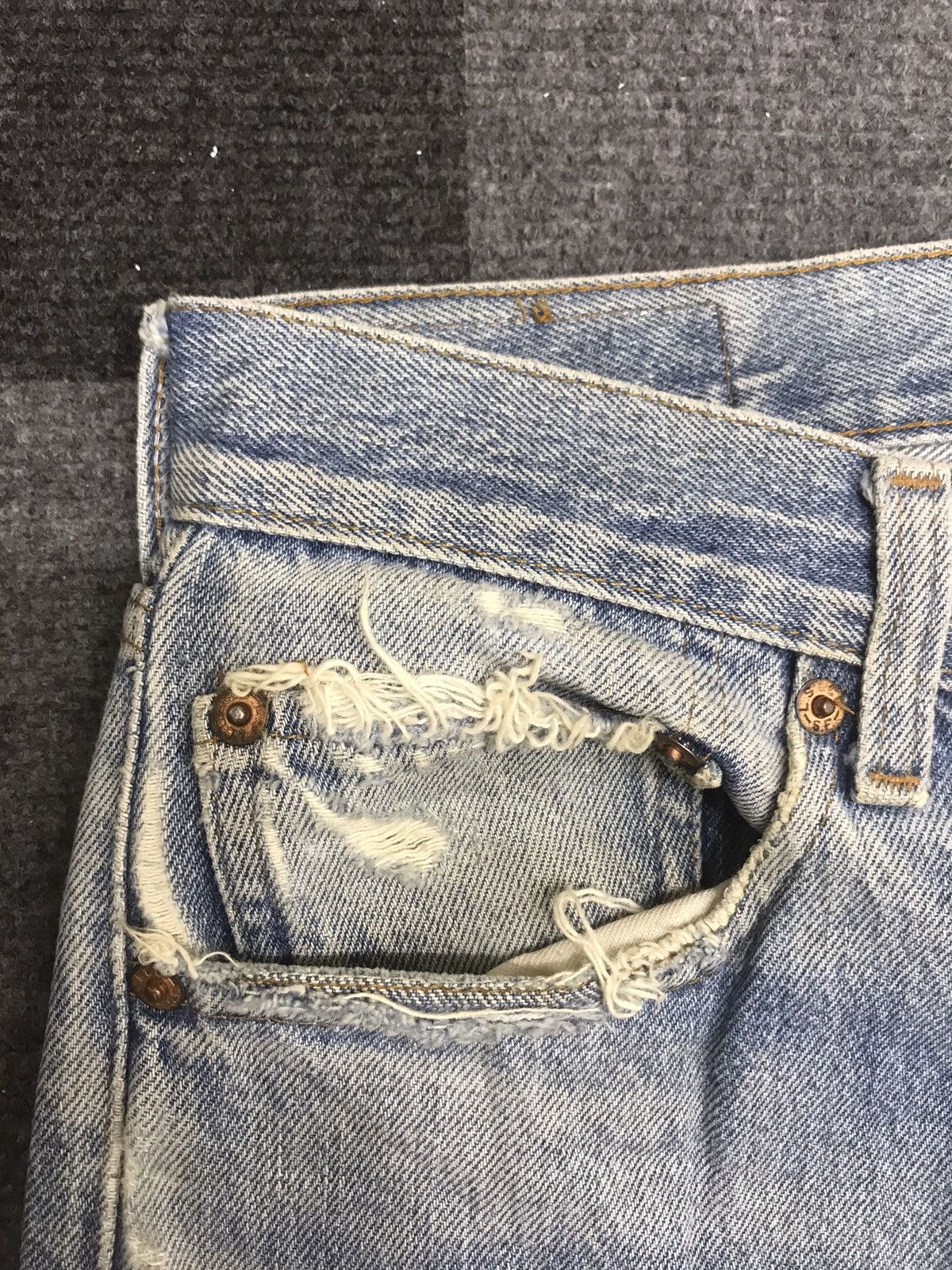 Levi's Vintage Levis 501 Light wash Distressed Jeans Size US 30 / EU 46 - 11 Thumbnail