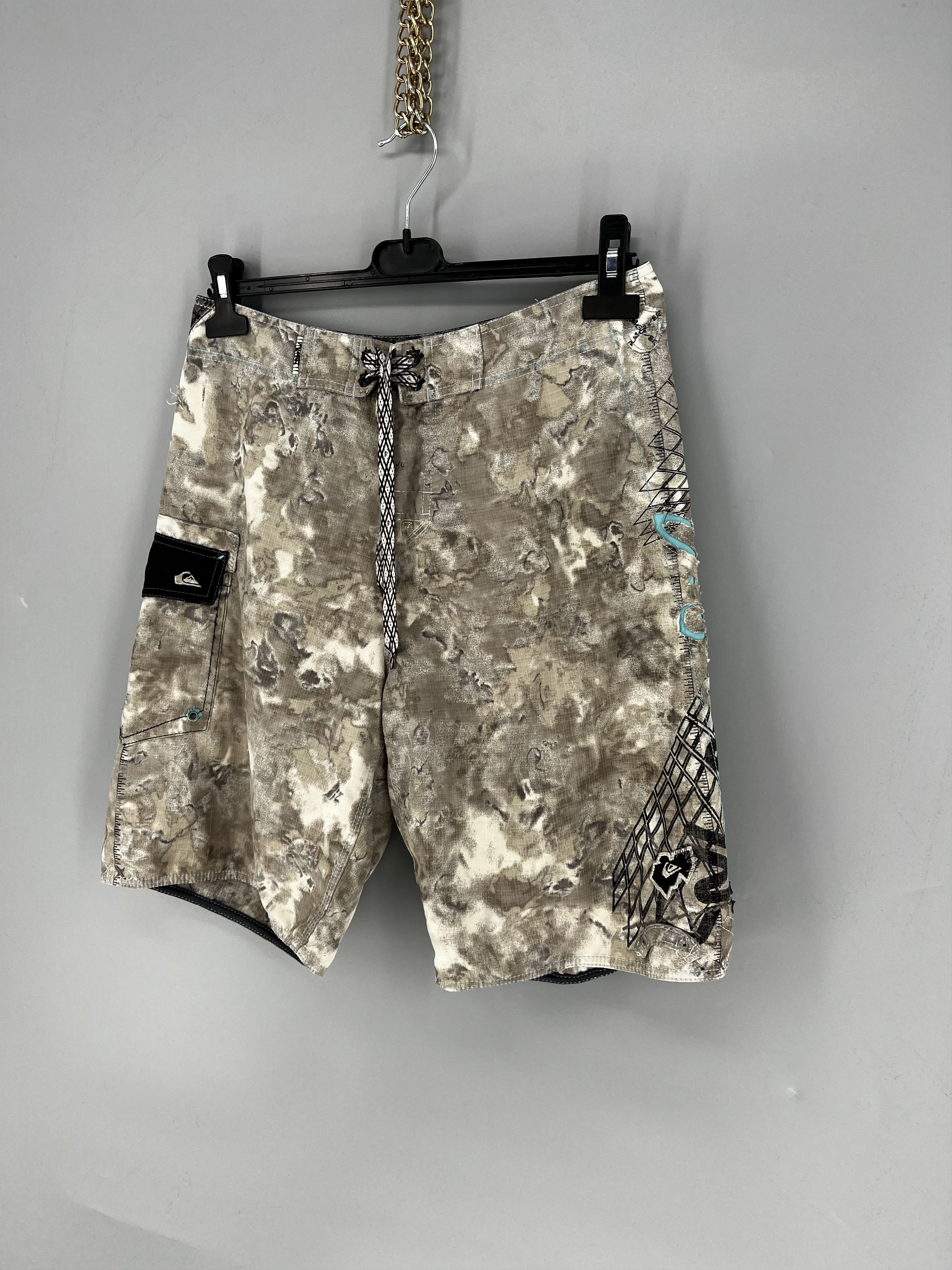 Vintage Vintage Quiksilver Shorts Big Logo Y2K Style 90s Surfing Size US 30 / EU 46 - 3 Thumbnail