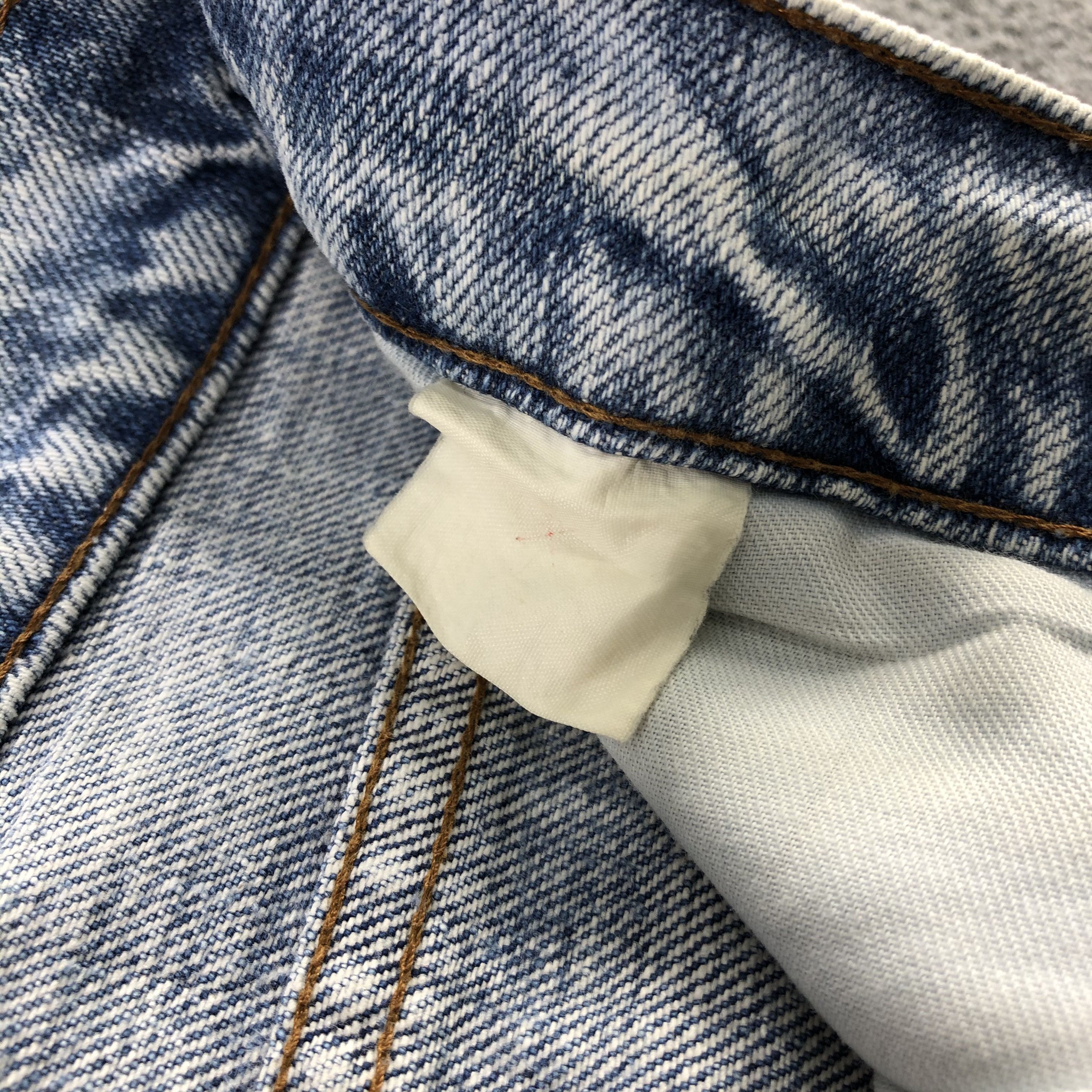 Levi's 90s Vintage Light Wash Levis Jeans-J1784 Size US 28 / EU 44 - 13 Thumbnail