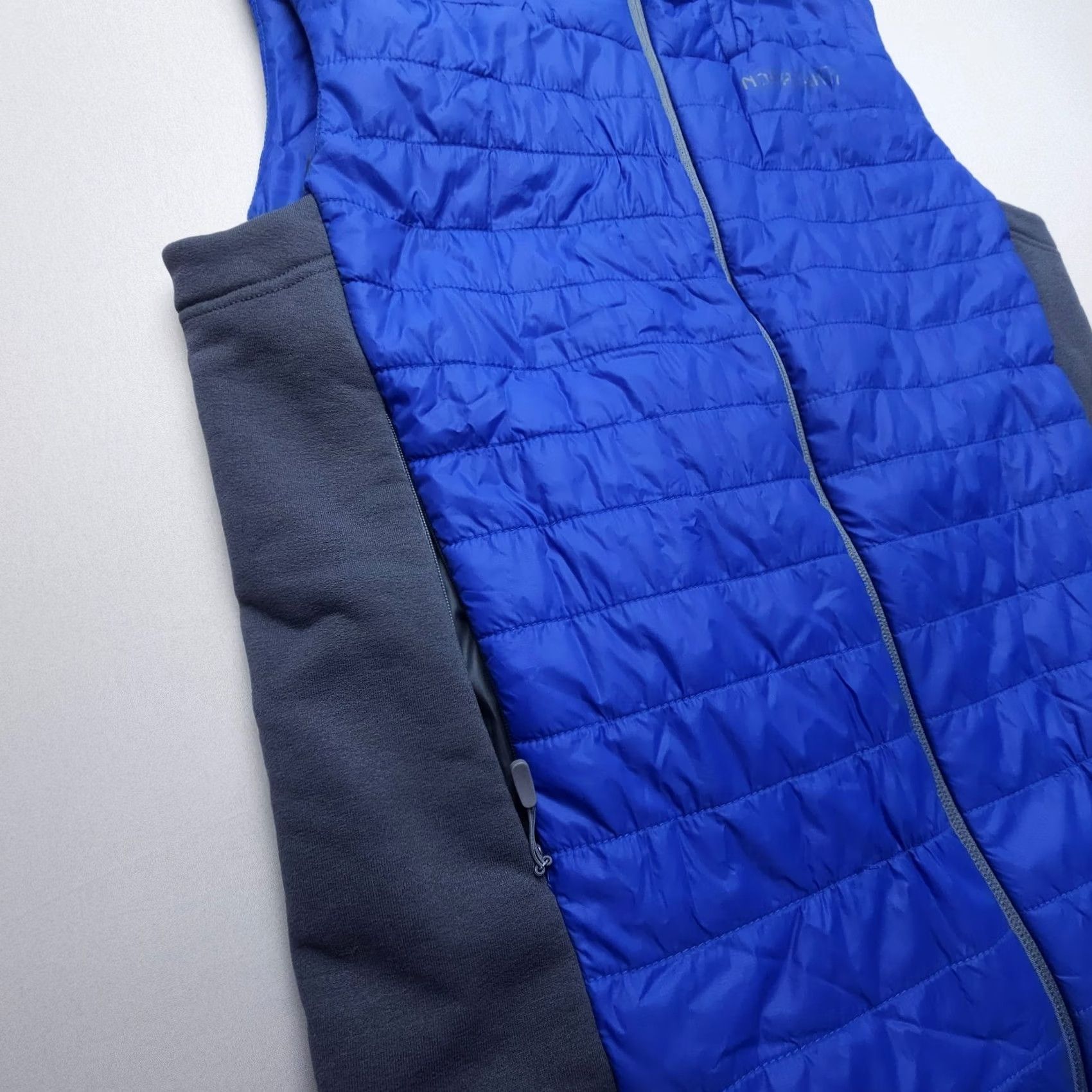 Vintage Norrona Falketind Primaloft 100 Puffer Vest Mens Small Blue Hiking Ultralight Windbreaker Full Zip Lined Stand-Up Collar Outdoor Vest Regular Fit Size US S / EU 44-46 / 1 - 4 Thumbnail