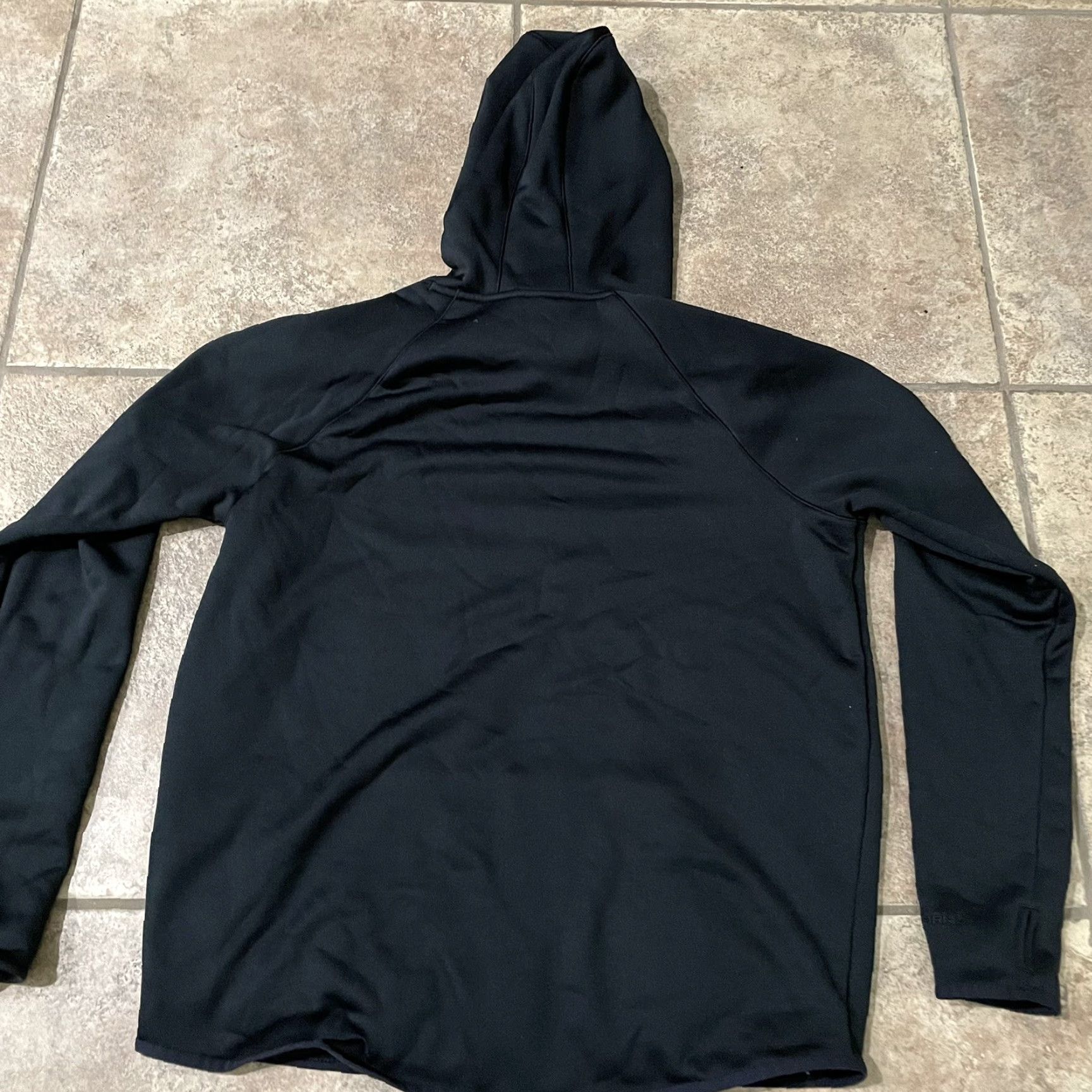 Under Armour VINTAGE Under Armour Hoodie Adult L Black Stretchy Pullover Thumb Holes Activewear Unisex Size L / US 10 / IT 46 - 5 Thumbnail