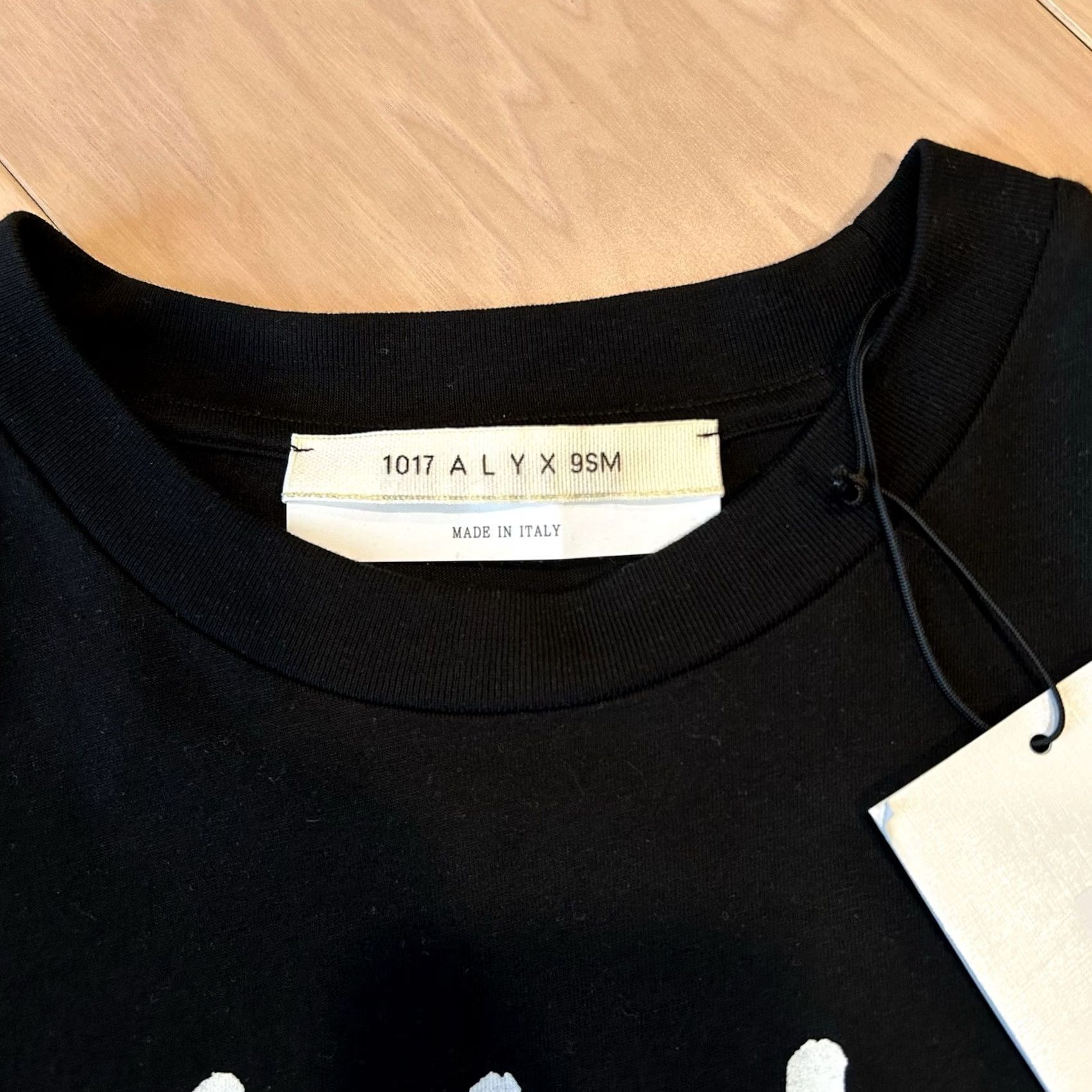 1017 ALYX 9SM 1017 Alyx 9SM Dripping Logo Tee T-Shirt Black Size Large Short Sleeve Size US L / EU 52-54 / 3 - 4 Thumbnail