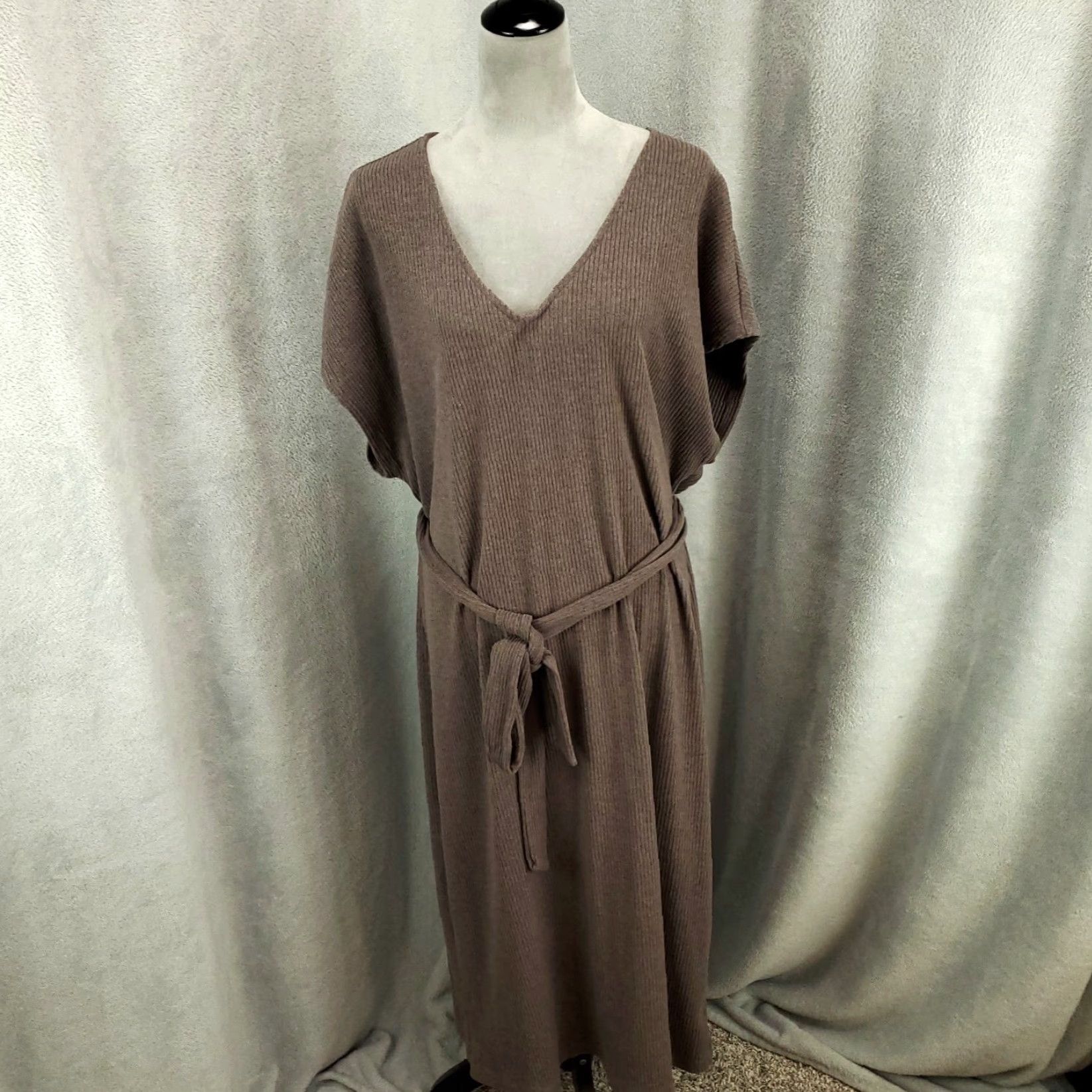 Old Navy Womens Old Navy Belted Dress XXL Brown Knit Midi Shirt Dress Stretch V-Neck Short Sleeve Belted Plus Size Casual Women Size XXL / US 16-18 / IT 52-54 - 2 Thumbnail