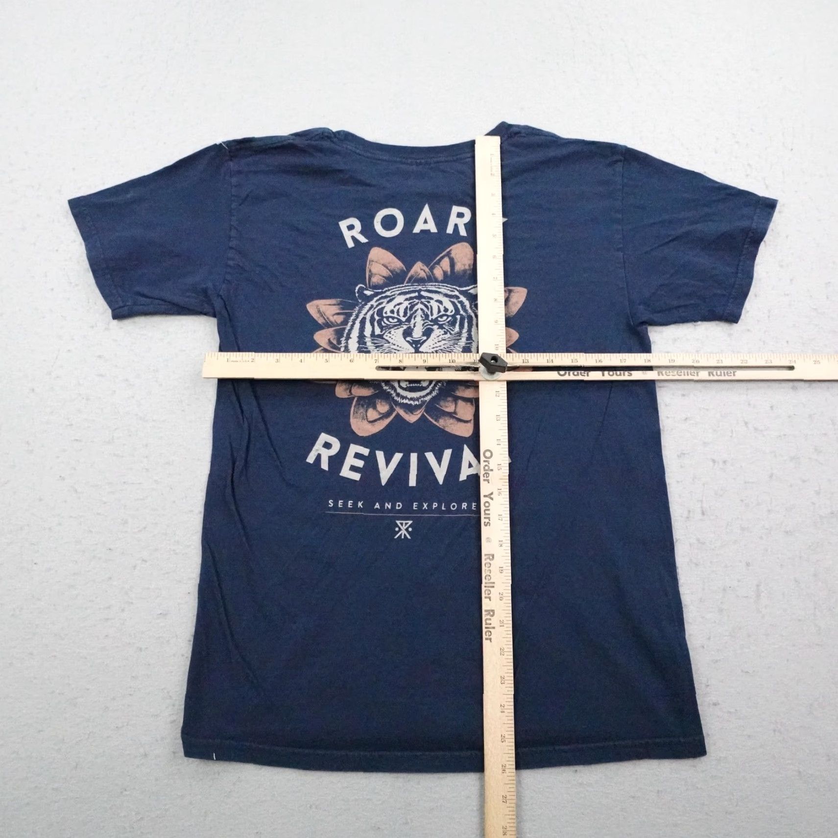 Roark Roark Revival Shirt Mens Medium Blue Tiger Seek And Explore Russian Runaway Club Tee Shirt Men Blues Short Sleeve Graphic Print Crew Neck Size US M / EU 48-50 / 2 - 4 Thumbnail