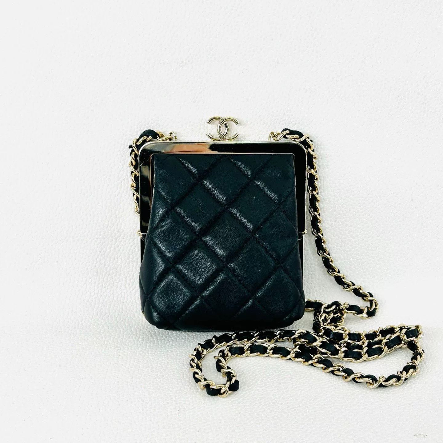 Chanel Pre-loved Bag Very good condition Size ONE SIZE - 1 Thumbnail