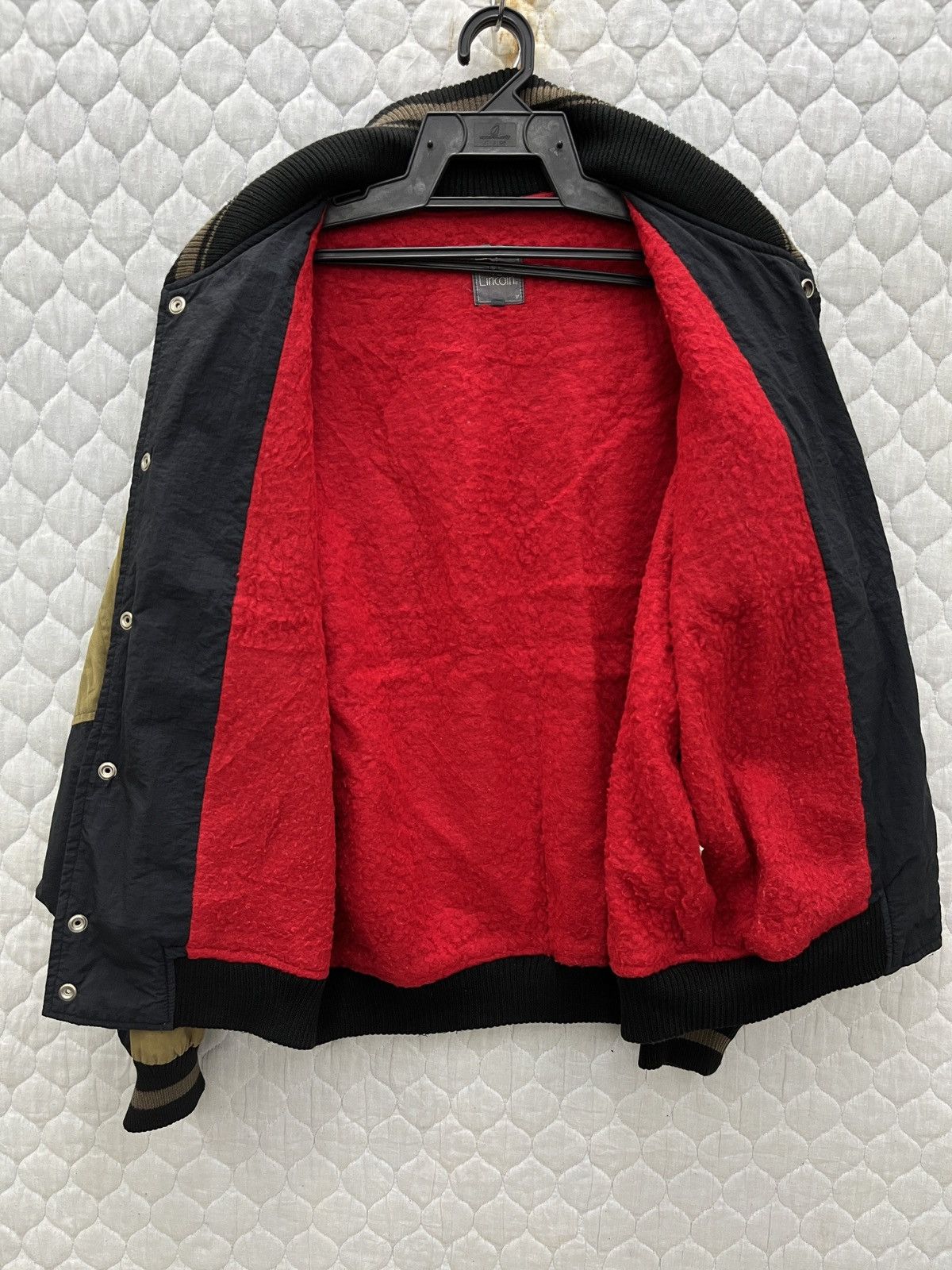 Hypebeast × Vintage 🔥🔥🔥STEALS LINCOLN NO SIDE SPELL OUT VARSITY JACKET Size US M / EU 48-50 / 2 - 18 Thumbnail
