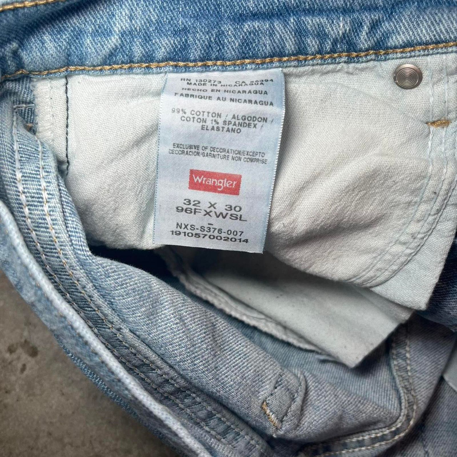 Wrangler Wrangler Light Stonewash Straight Denim Men’s Blue Jeans Size US 32 / EU 48 - 6 Thumbnail