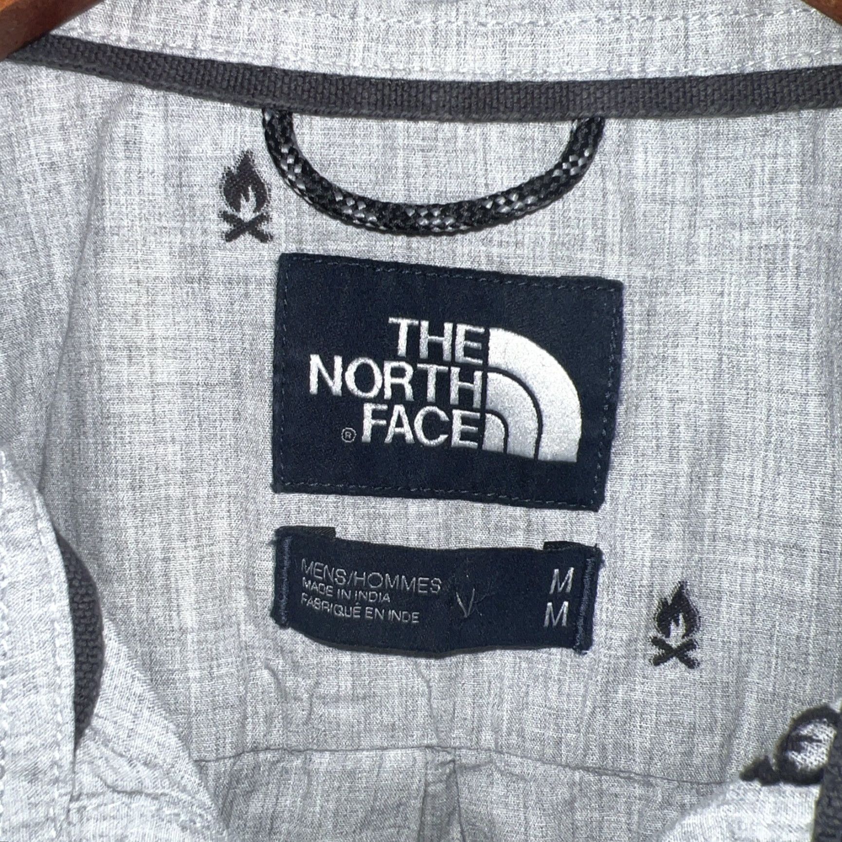 The North Face The North Face Gray Button-Up Shirt Mens M Short Sleeve Regular Fit Button-Front Mens Redundant? Size US M / EU 48-50 / 2 - 3 Thumbnail