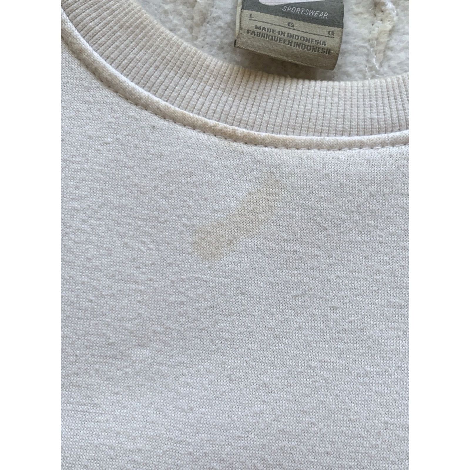 Nike VINTAGE Nike Center Logo Sweater Sweatshirt Mens L White Nike Center Logo Sweatshirt Mens L White Size US L / EU 52-54 / 3 - 5 Thumbnail