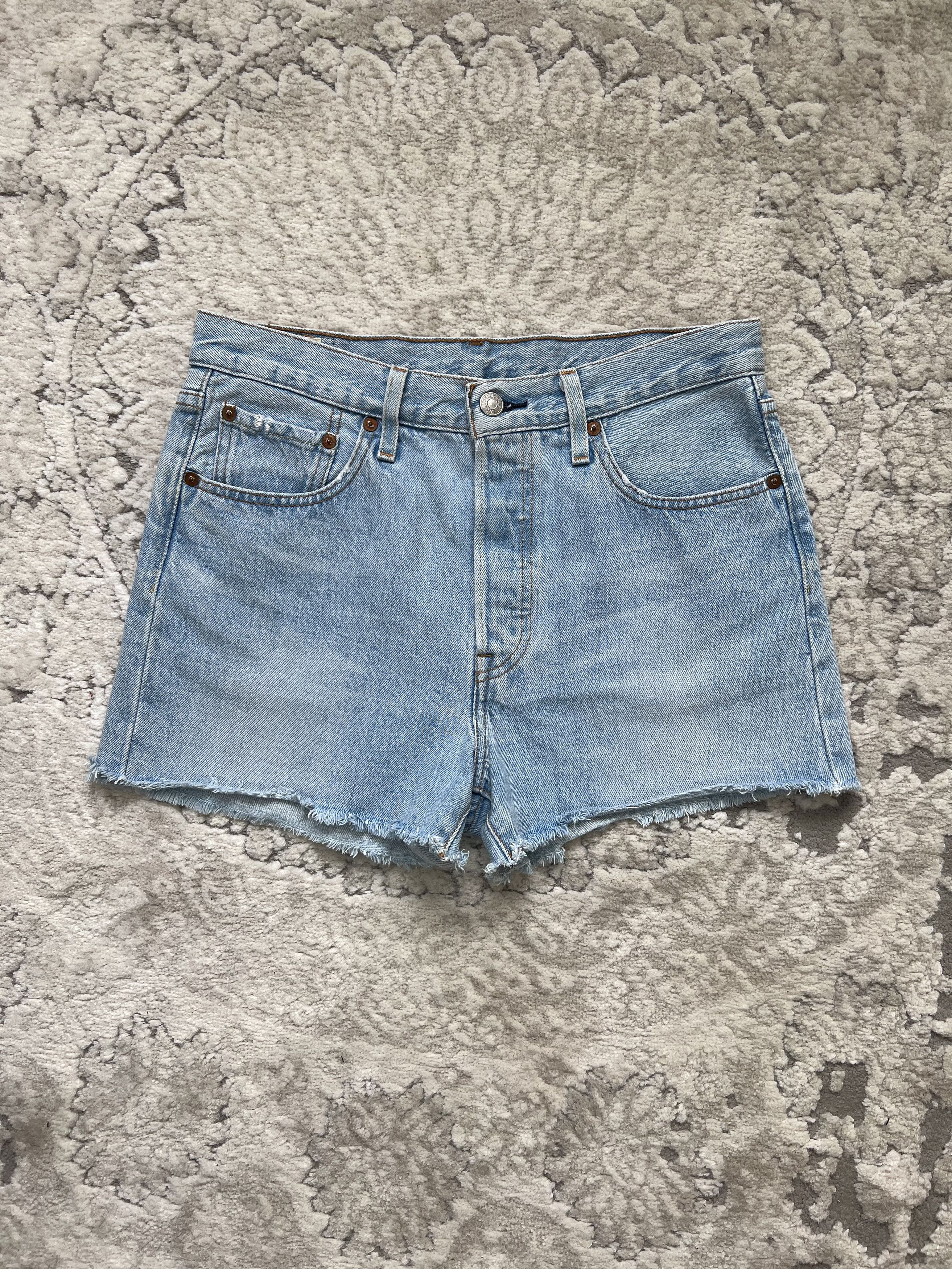 Levi's Levi’s 501 High Rise Cut-Off Women Denim Shorts 30"-31" Size 30" / US 8 / IT 44 - 2 Thumbnail