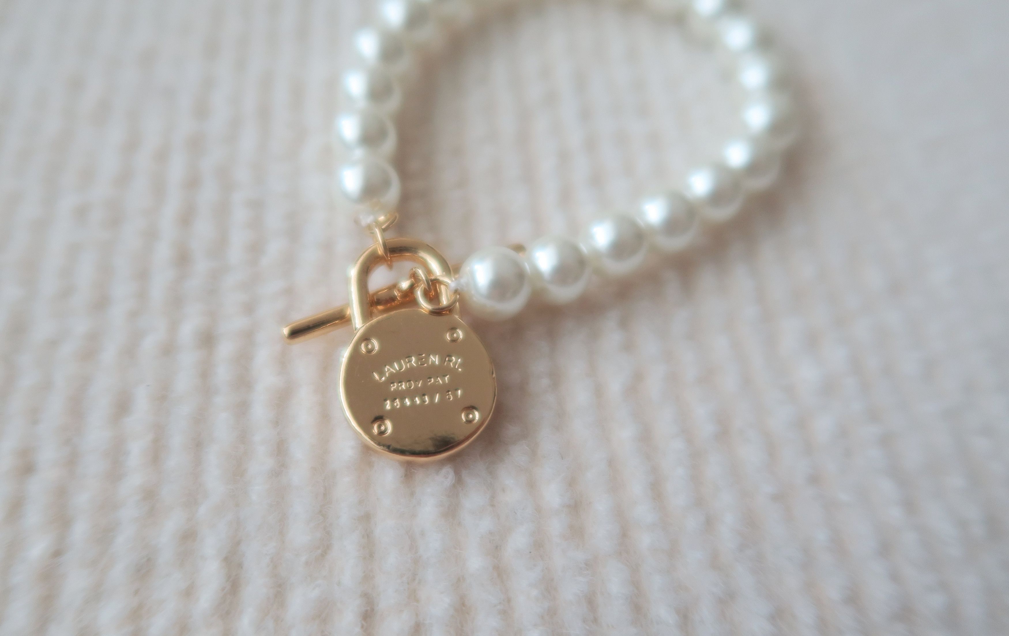 Ralph Lauren Ralph Lauren Beaded Pearls w Padlock Charm Bracelet Size ONE SIZE - 4 Thumbnail