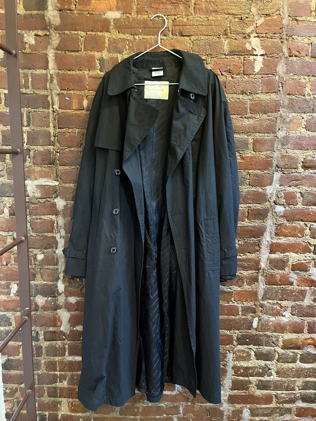 Mackintosh × Vetements Vetements x mackintosh collab trench coat black Size US M / EU 48-50 / 2 - 1 Thumbnail
