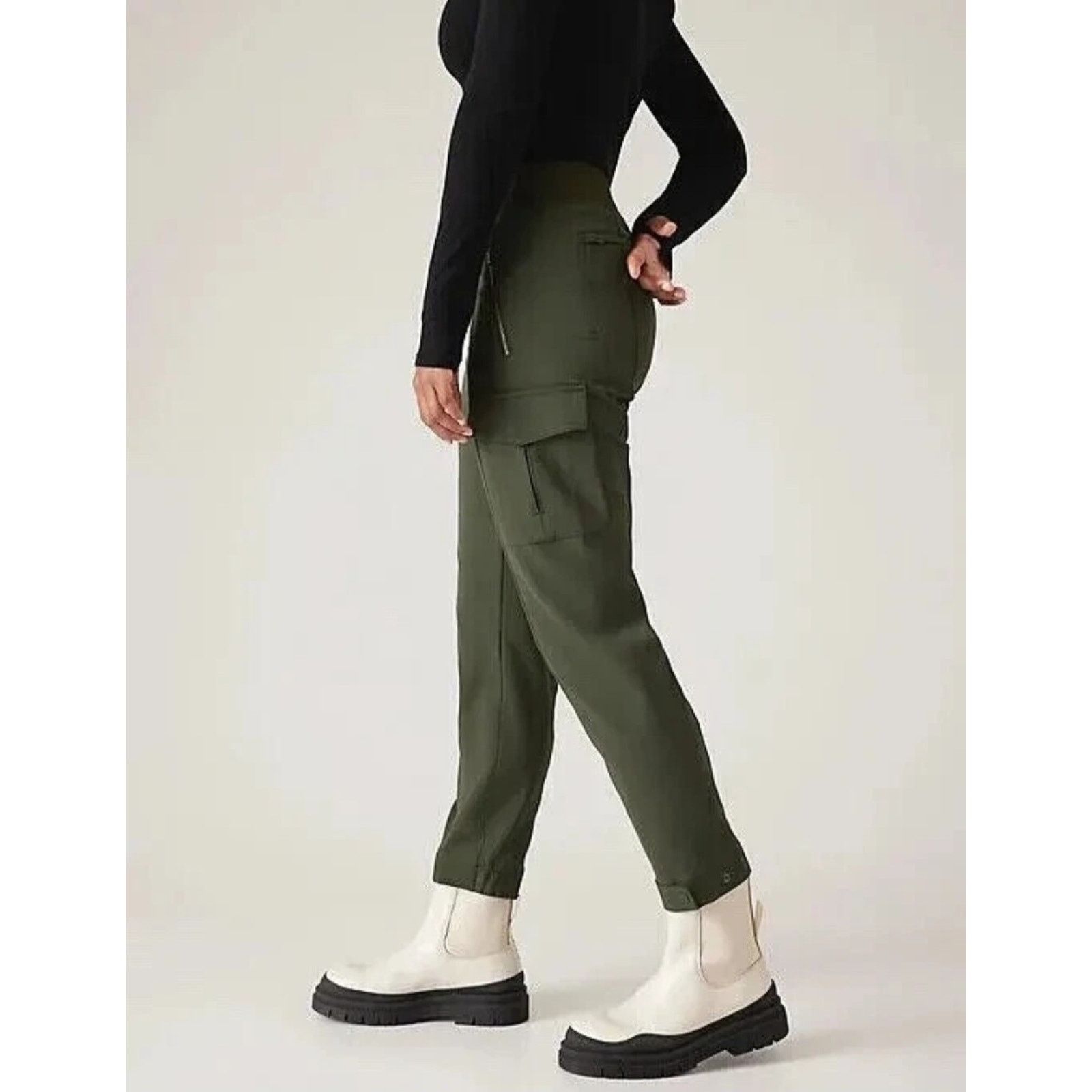 Athleta Athleta Endless Cargo High Rise Jogger Pants Aspen Olive 14 Size 36" / US 14 / IT 50 - 1 Thumbnail
