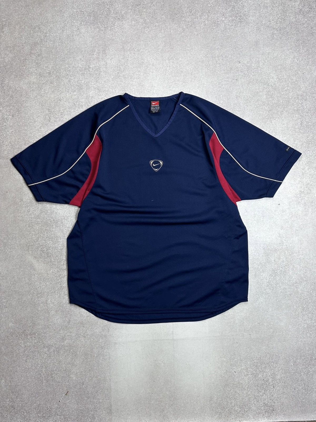 Nike Vintage Nike Team TN Skepta Style Y2K T-shirt L Size US L / EU 52-54 / 3 - 1 Thumbnail