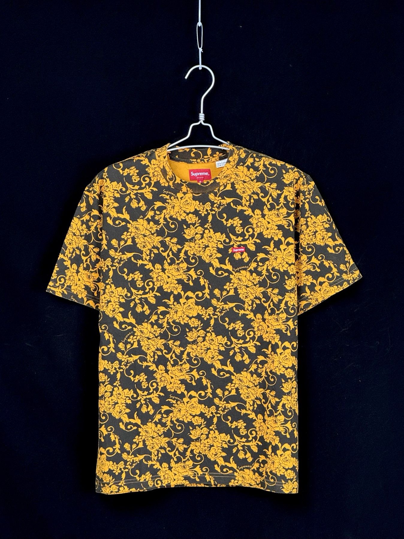 Supreme UNWORN* Supreme Small Box Tee (SS20) Black Floral Size US S / EU 44-46 / 1 - 1 Thumbnail