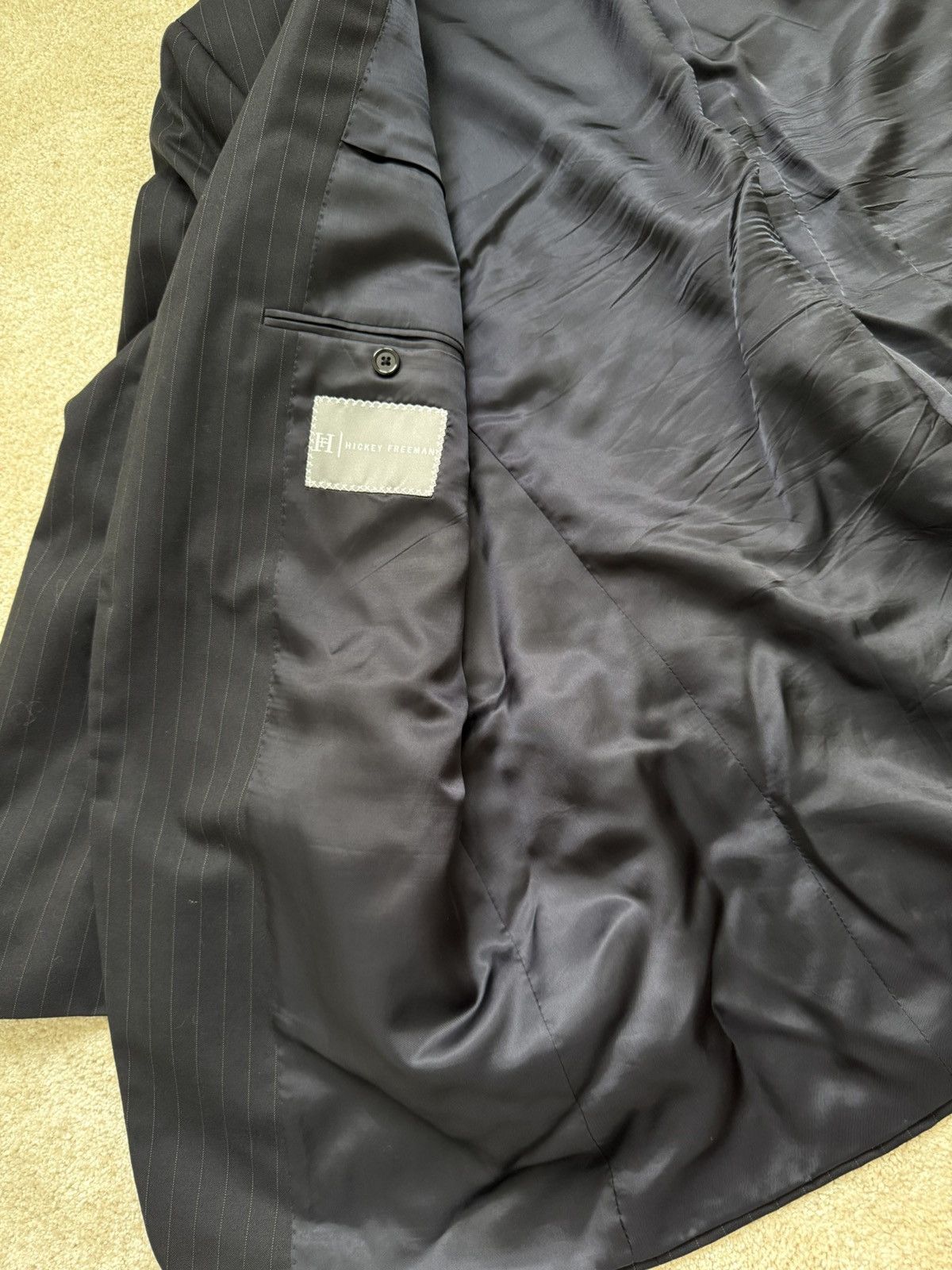 Hickey Freeman LORO PIANA X HICKEY FREEMAN TASMANIAN SUIT Size 44R - 5 Thumbnail