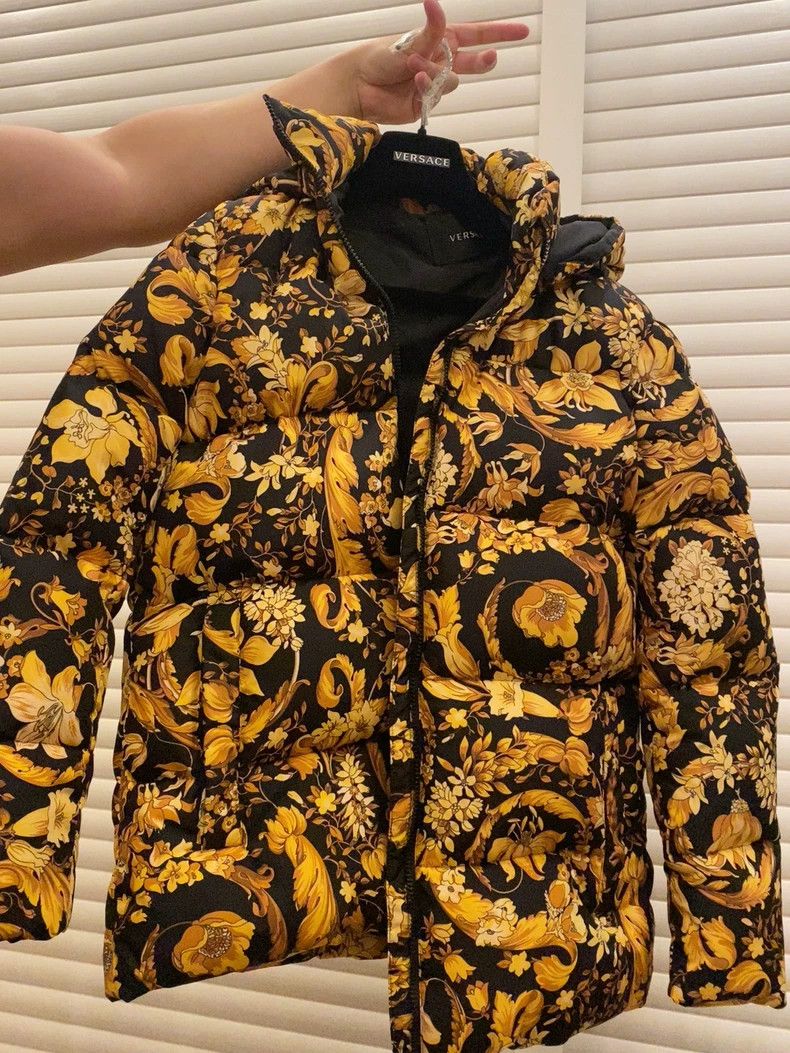 Versace Versace Classic baroque print Size US M / EU 48-50 / 2 - 4 Thumbnail