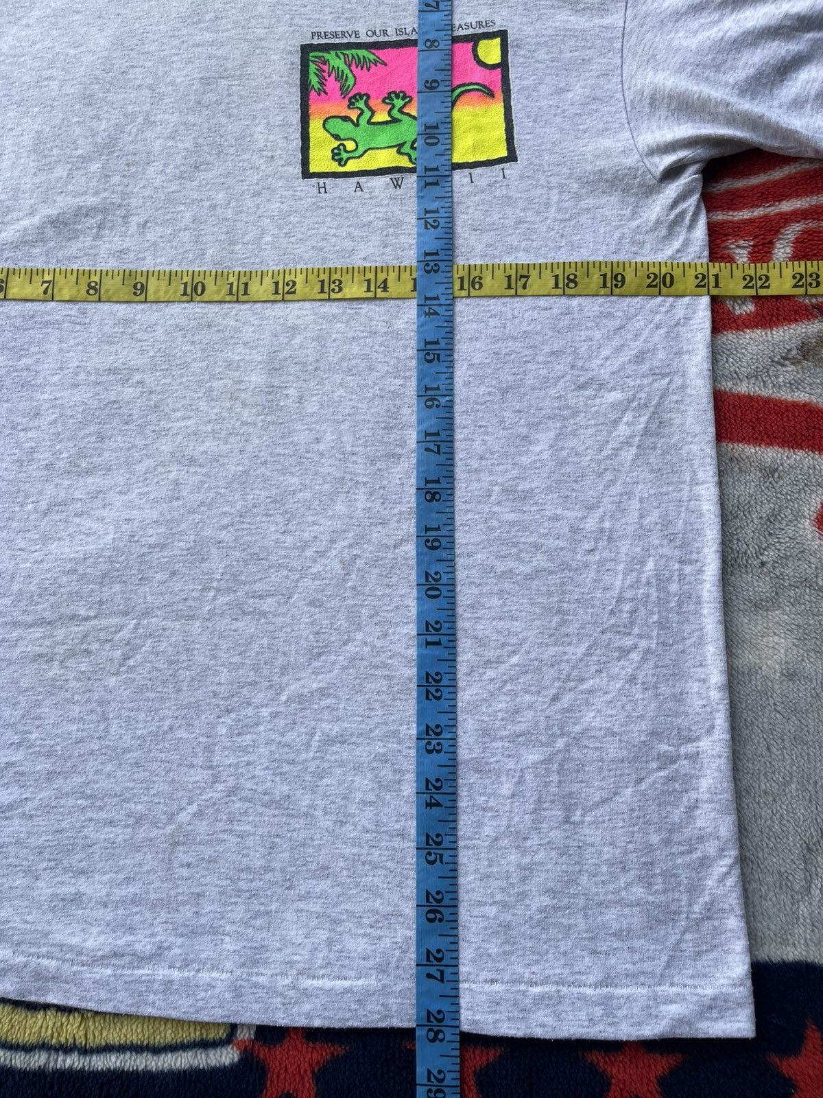 Vintage Vintage 80's Hanes Beefy-T Gecko Hawaii Shirt Tee Size US L / EU 52-54 / 3 - 10 Thumbnail