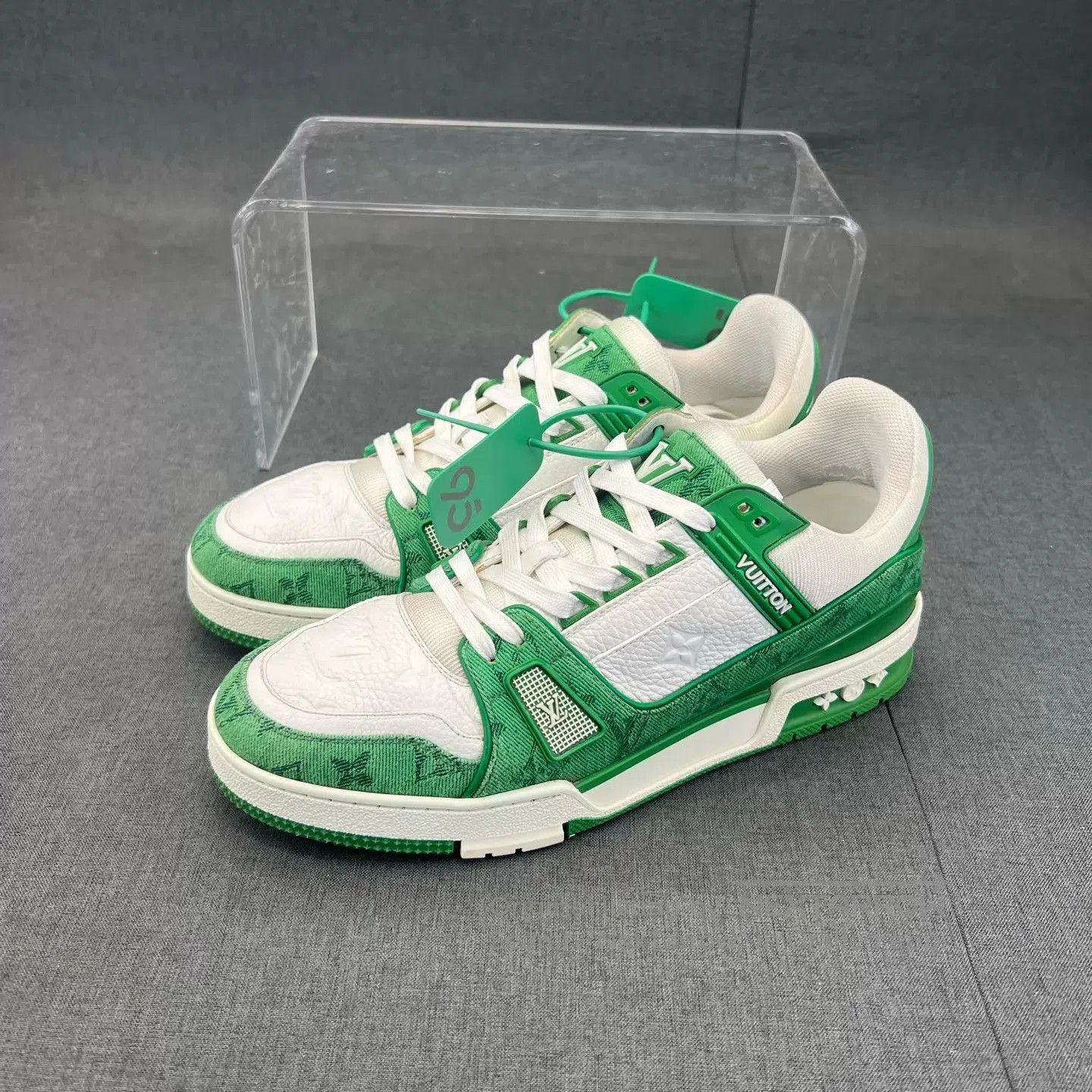 Louis Vuitton Green Low Top Sneakers Size 8.5. Size US 8.5 / EU 41-42 - 1 Thumbnail