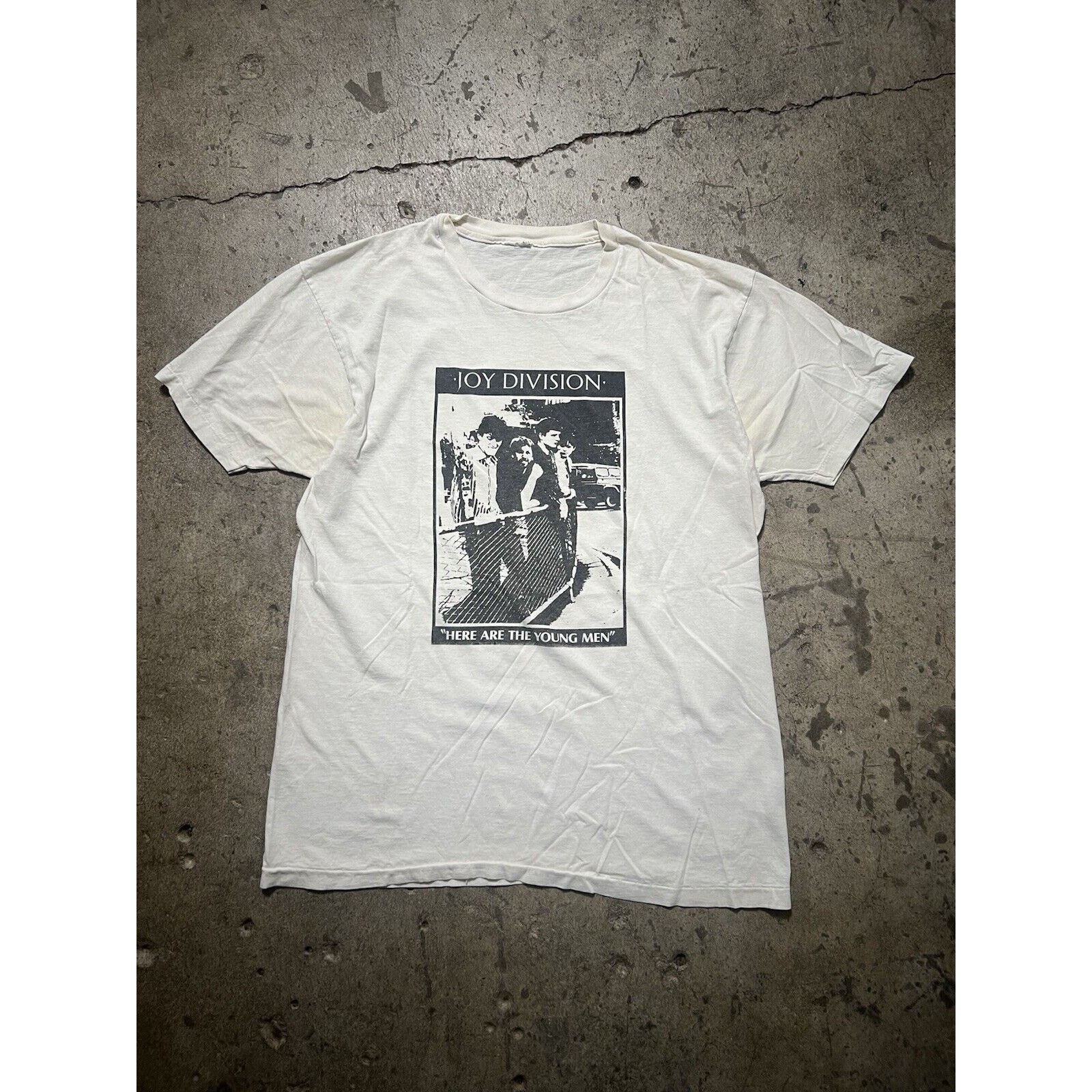 Joy Division VINTAGE 1982 JOY DIVISION T SHIRT HERE ARE THE YOUNG MEN L Size US L / EU 52-54 / 3 - 1 Thumbnail
