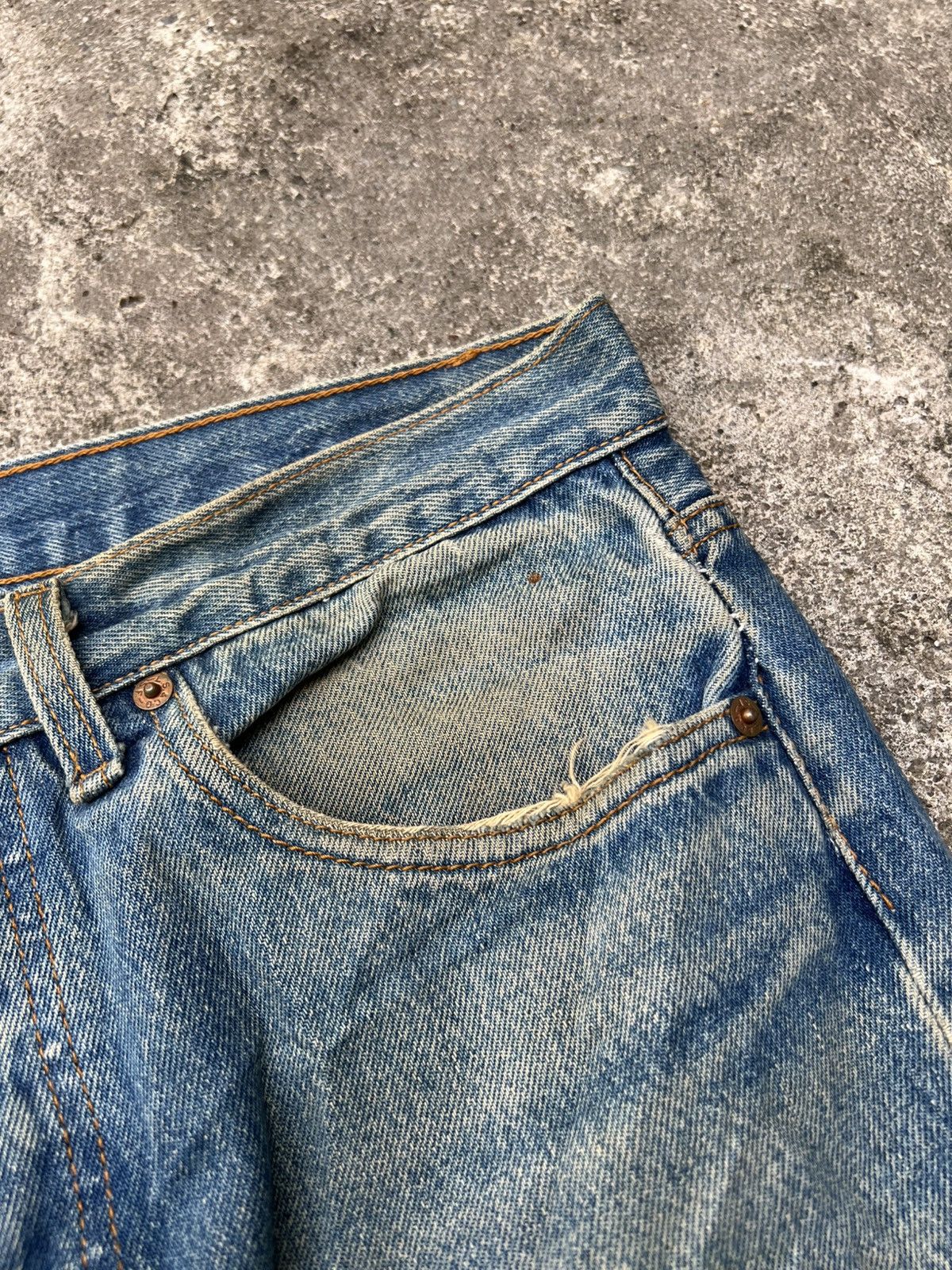 Levi's Vintage 80’s Levi’s 501 Distress Mud Wash Jean Very Rare Size US 31 - 13 Thumbnail