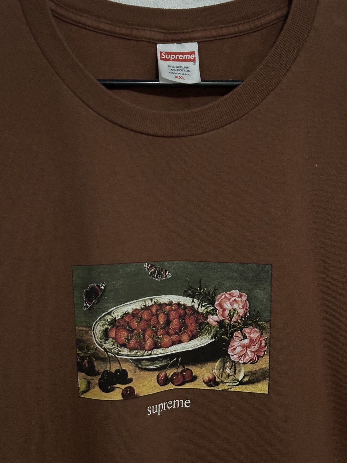 Supreme Supreme Strawberries Tee Size US XXL / EU 58 / 5 - 2 Thumbnail