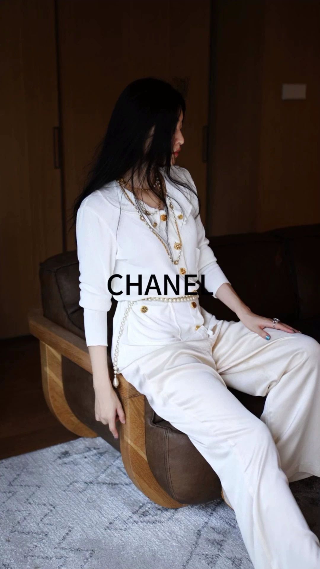 Chanel Chanel Vintage White Collared Knit Sweater w/ Gold Buttons Size S / US 4 / IT 40 - 1 Thumbnail
