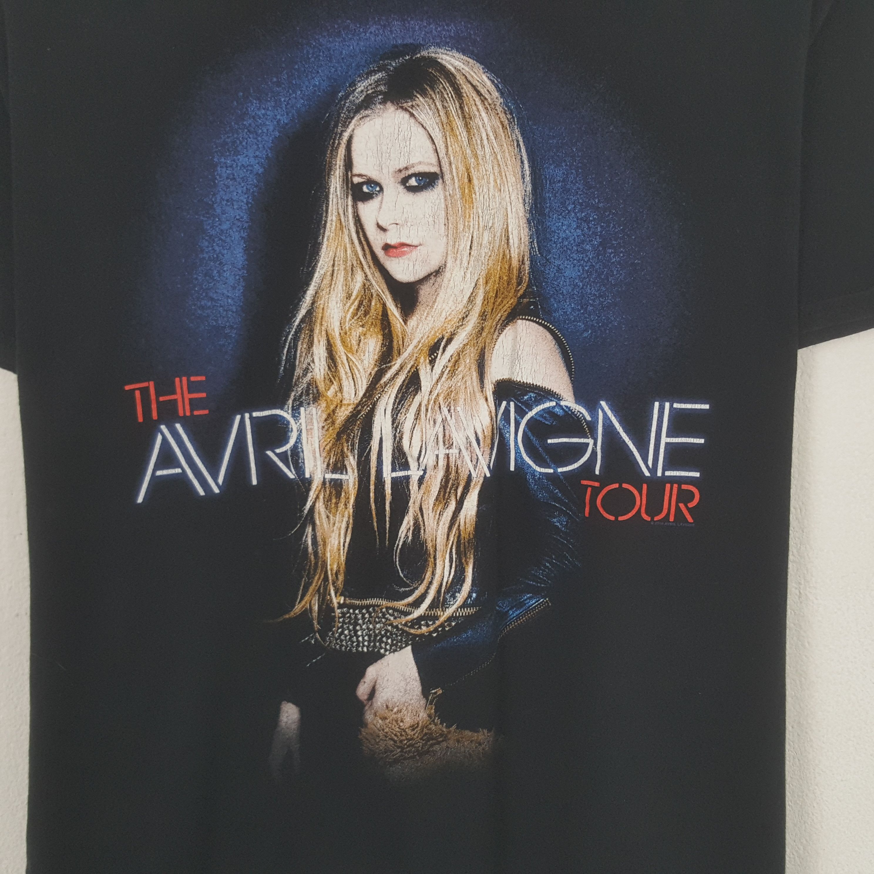 Other Vintage The Avril Lavigne Tour 2014 Tshirt Size US M / EU 48-50 / 2 - 2 Thumbnail