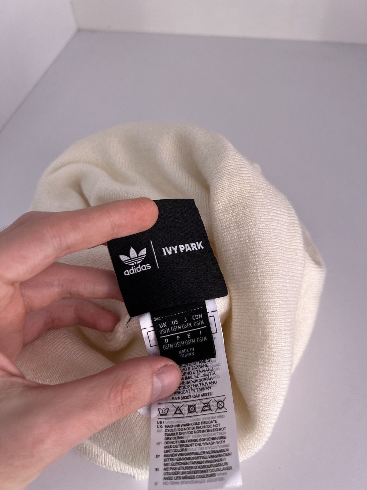 Adidas × Vintage Vintage Adidas Ivy Park White Beanie Size ONE SIZE - 7 Thumbnail