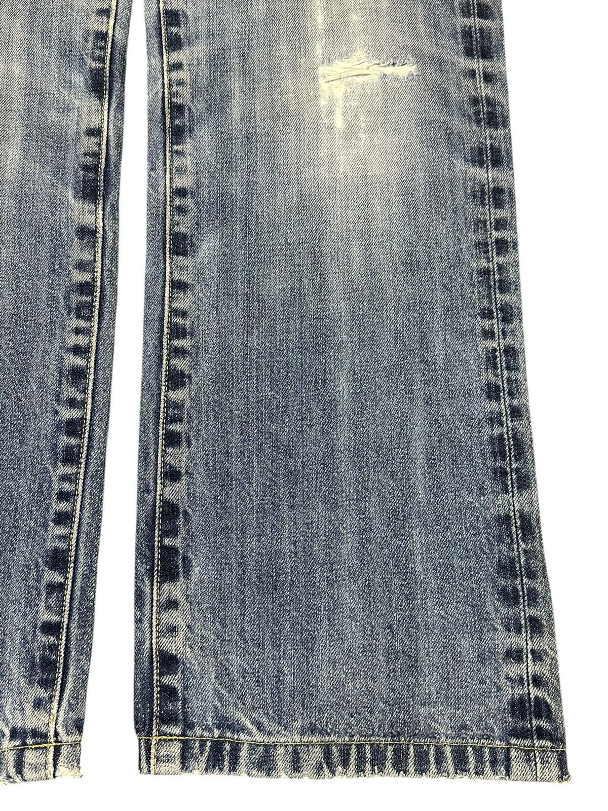 Uniqlo Vintage Japanese Uniqlo Blue Faded Wash Distress Loose Jeans Size US 32 / EU 48 - 7 Thumbnail