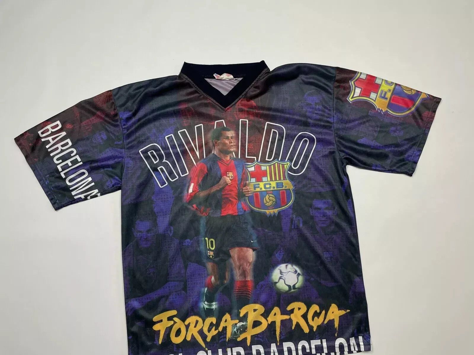 Vintage VINTAGE FC BARCELONA FUN JERSEY SHIRT RIVALDO FORCA BARCA Size US L / EU 52-54 / 3 - 3 Thumbnail