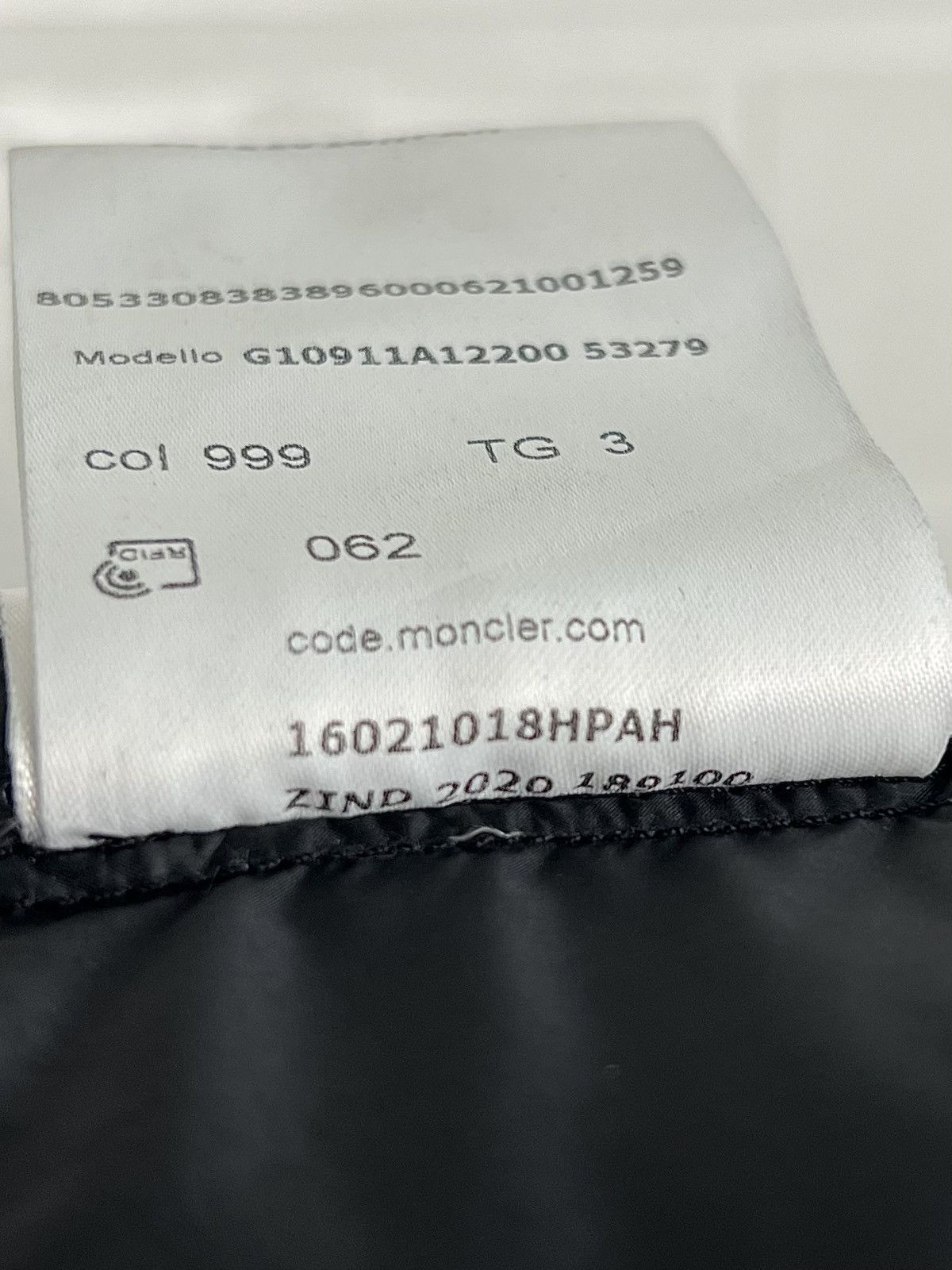 Moncler MONCLER Down Light Jacket PEYRE GIUBBOTTO Patch Printed Logo Size US M / EU 48-50 / 2 - 18 Thumbnail