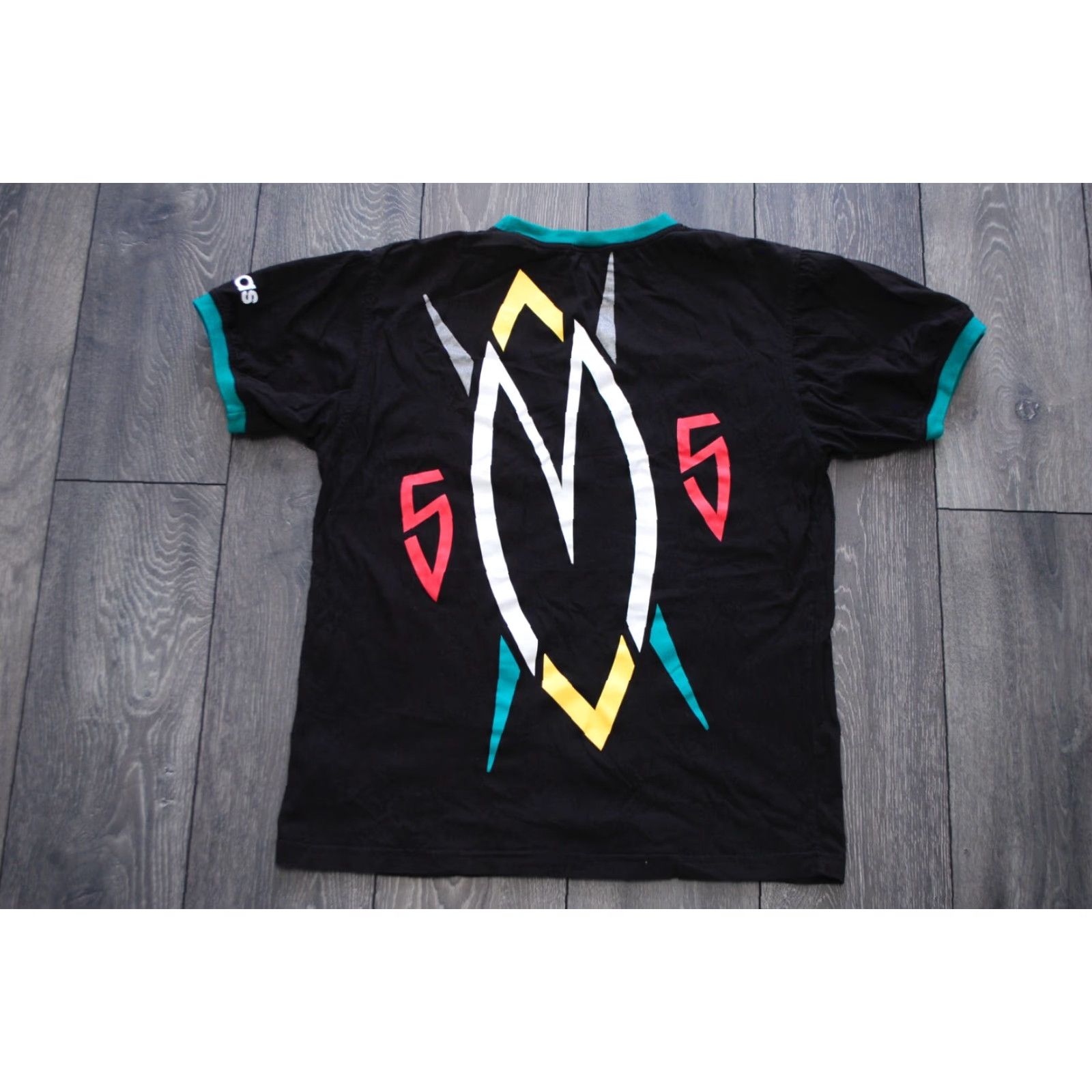 Adidas DIKEMBE MUTOMBO NBA 1990 ADIDAS BASKETBALL COTTON T-SHIRT VINTAGE MENS MEDIUM BLACK Jersey T-Shirt Mens M Adidas NBA 1990s Shirt Size US M / EU 48-50 / 2 - 7 Thumbnail