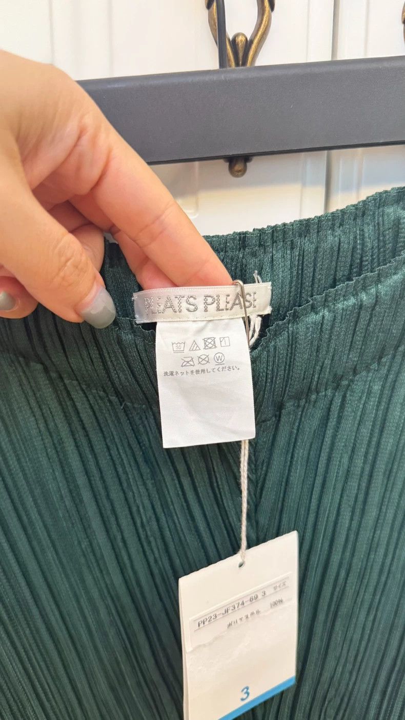 Issey Miyake Issey Miyake size:3 Dark green pleated trousers Size 31" - 4 Thumbnail