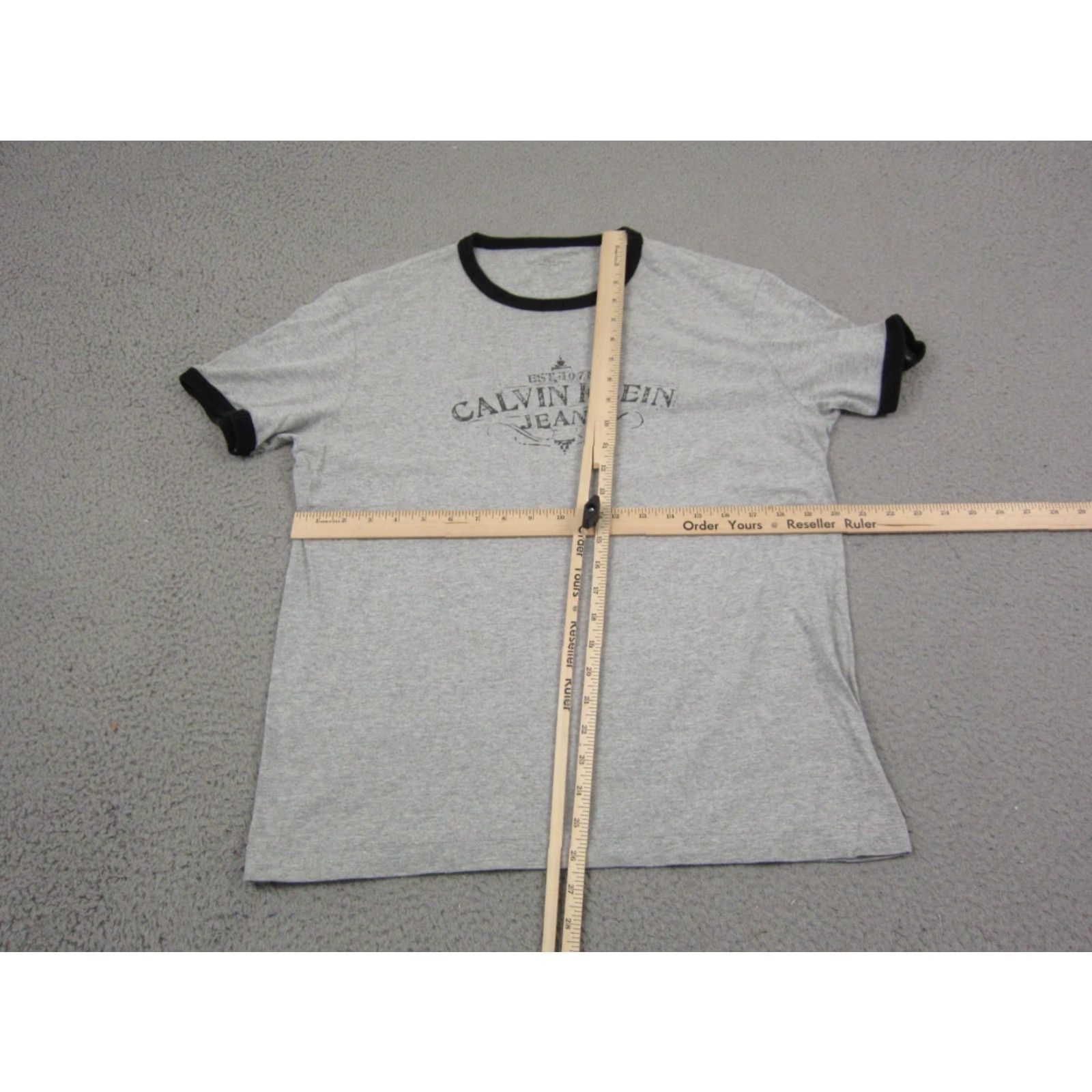 Calvin Klein VINTAGE Calvin Klein Shirt L Gray 90s Logo Mens Short Sleeve Crew Neck Cotton All Seasons Regular Adult Large Casual City Modern 90s Size US L / EU 52-54 / 3 - 4 Thumbnail