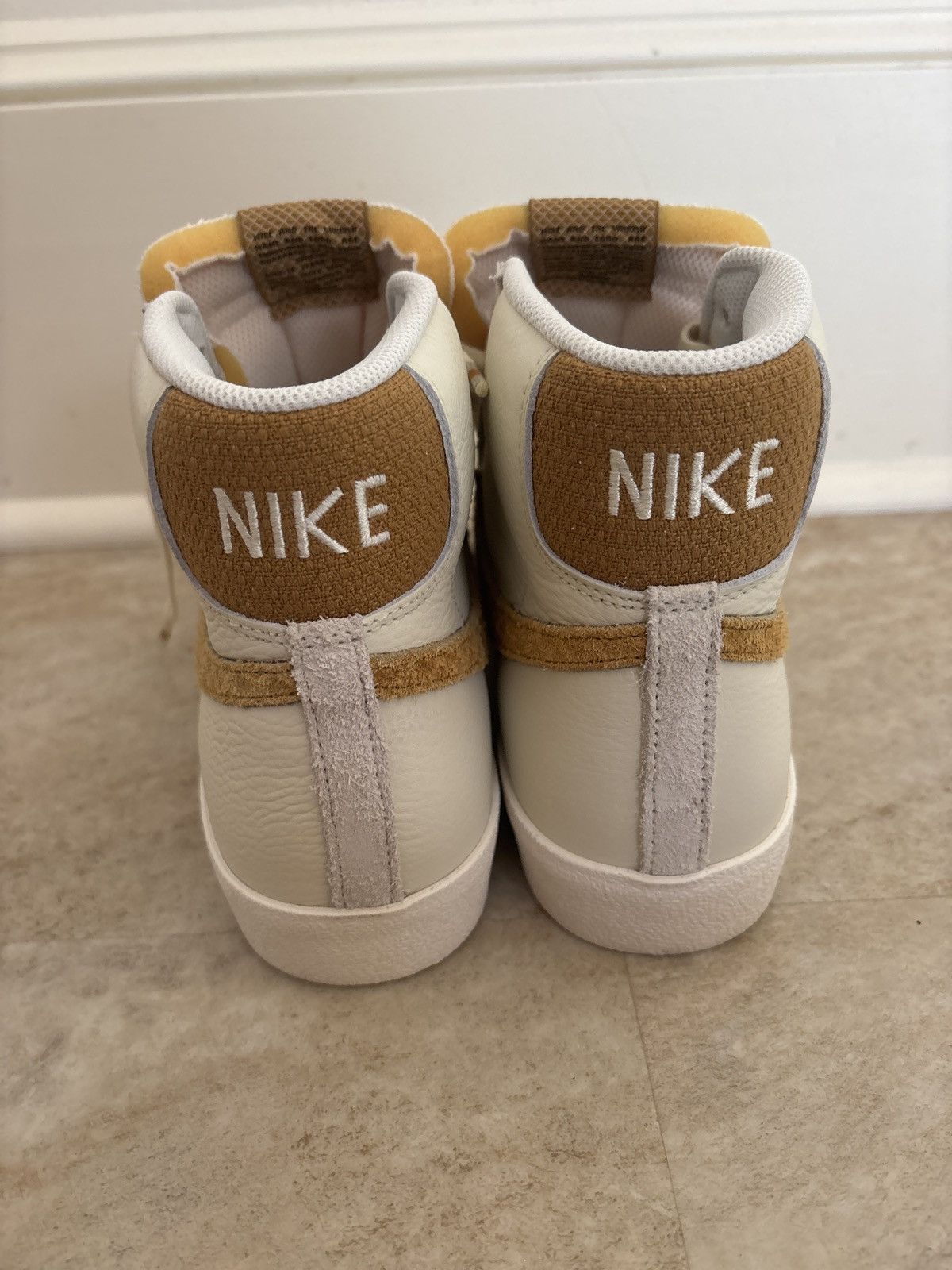 Nike Nike Blazer Mid ‘77 Vintage Coconut Milk/Wheat-Sail-Black Size US 9.5 / EU 42-43 - 4 Thumbnail