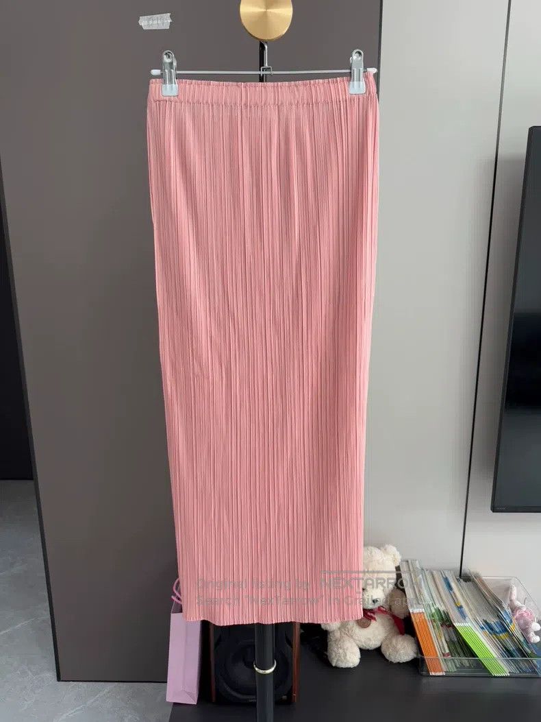 Issey Miyake Issey Miyake size:3 Pink Midi Skirt Size 22" - 2 Thumbnail